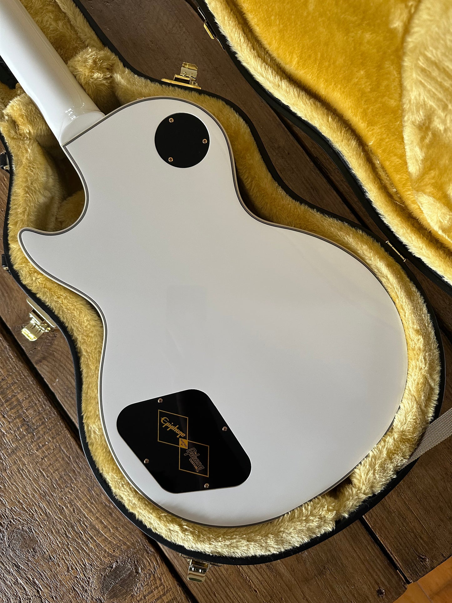 Epiphone “Inspired by Gibson” Les Paul Custom - Alpine White | Tonebay