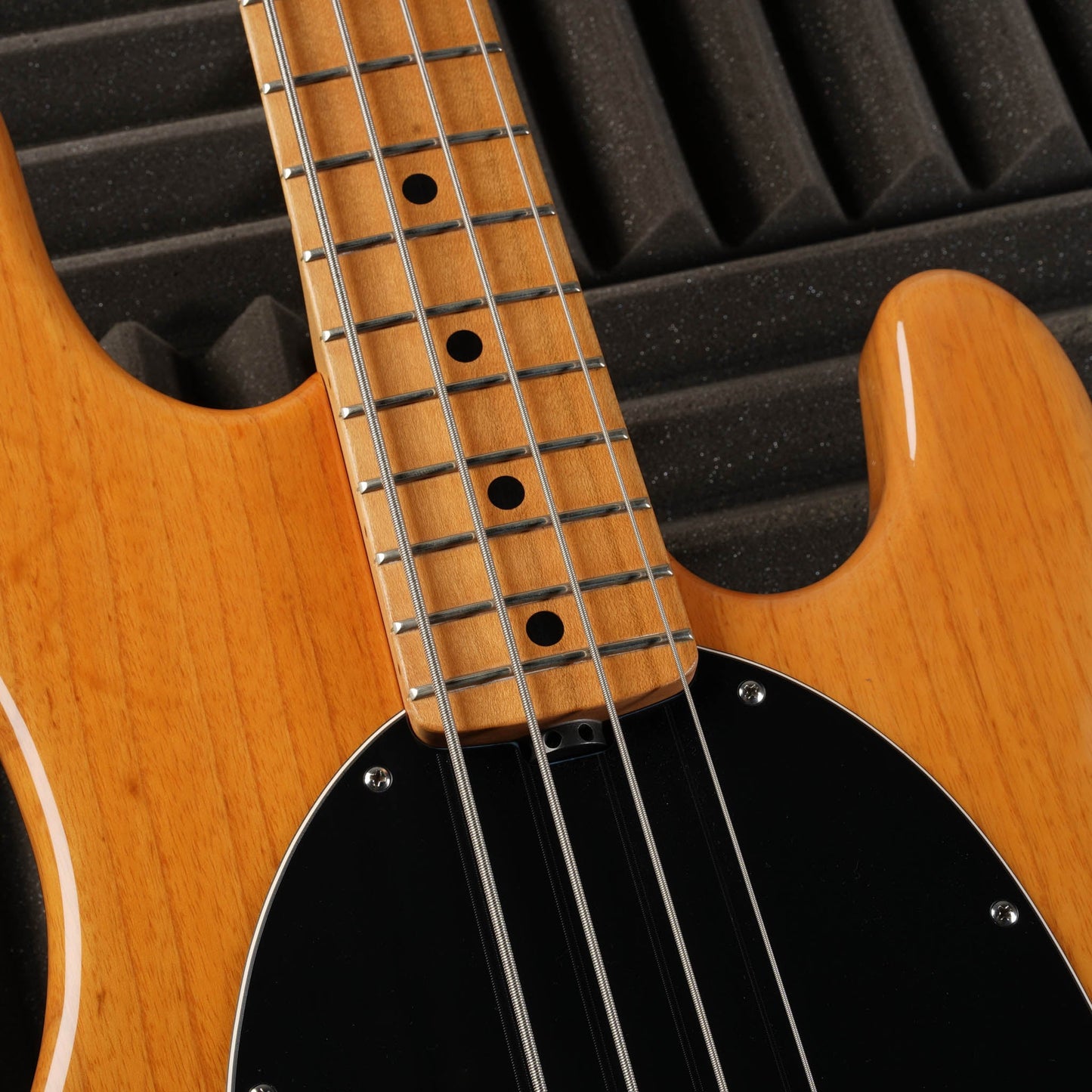 Ernie Ball Music Man StingRay 4 H with Maple Fretboard 2008 - Natural Gloss