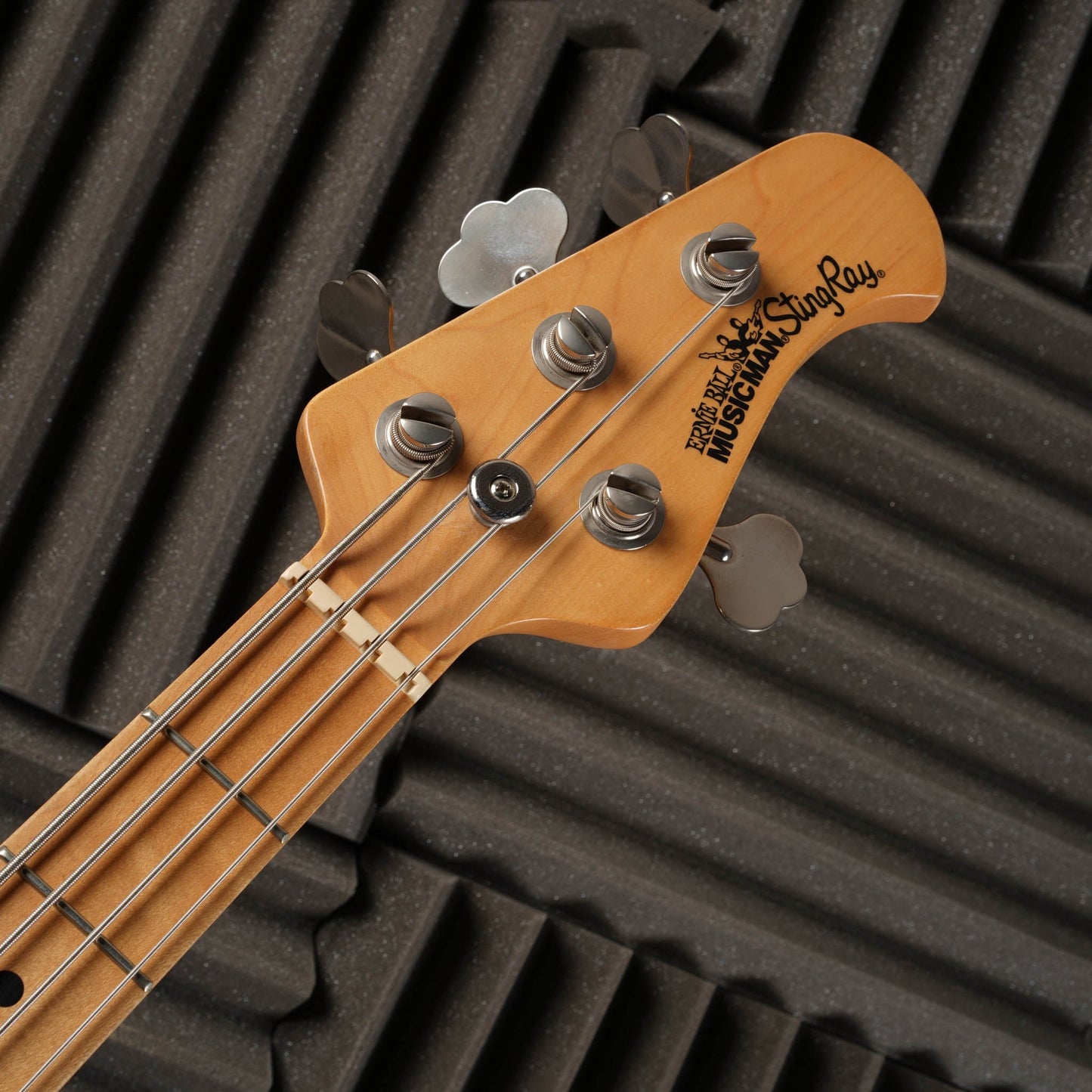 Ernie Ball Music Man StingRay 4 H with Maple Fretboard 2008 - Natural Gloss