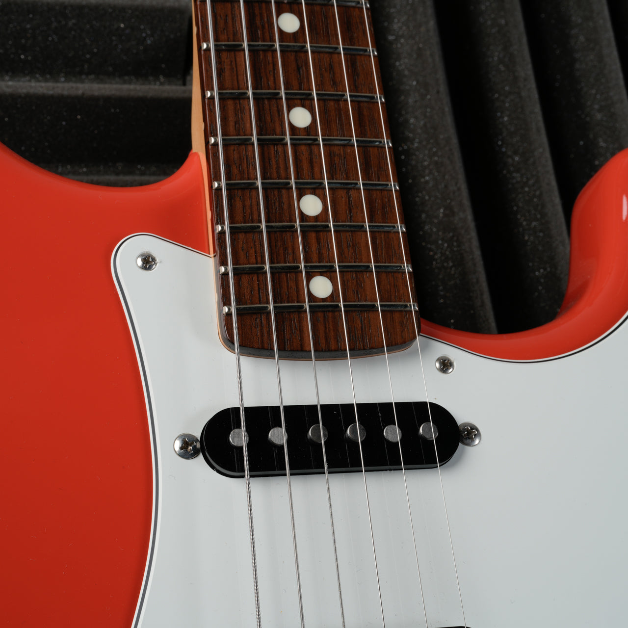 Fender MIJ Limited International Color Stratocaster 2022 - Morocco Red | Tonebay