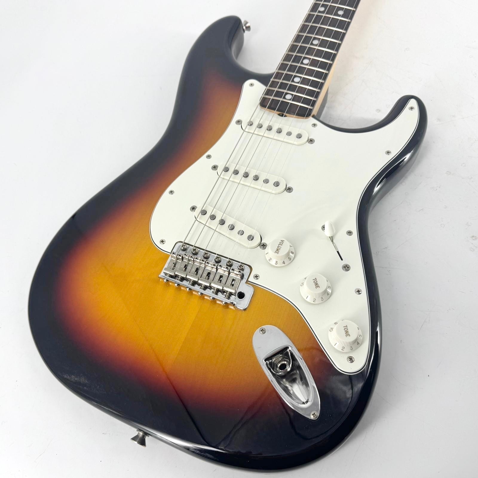 2021 Fender Japan Traditional Late 60's Stratocaster - 3-Colour Sunburst | Tonebay