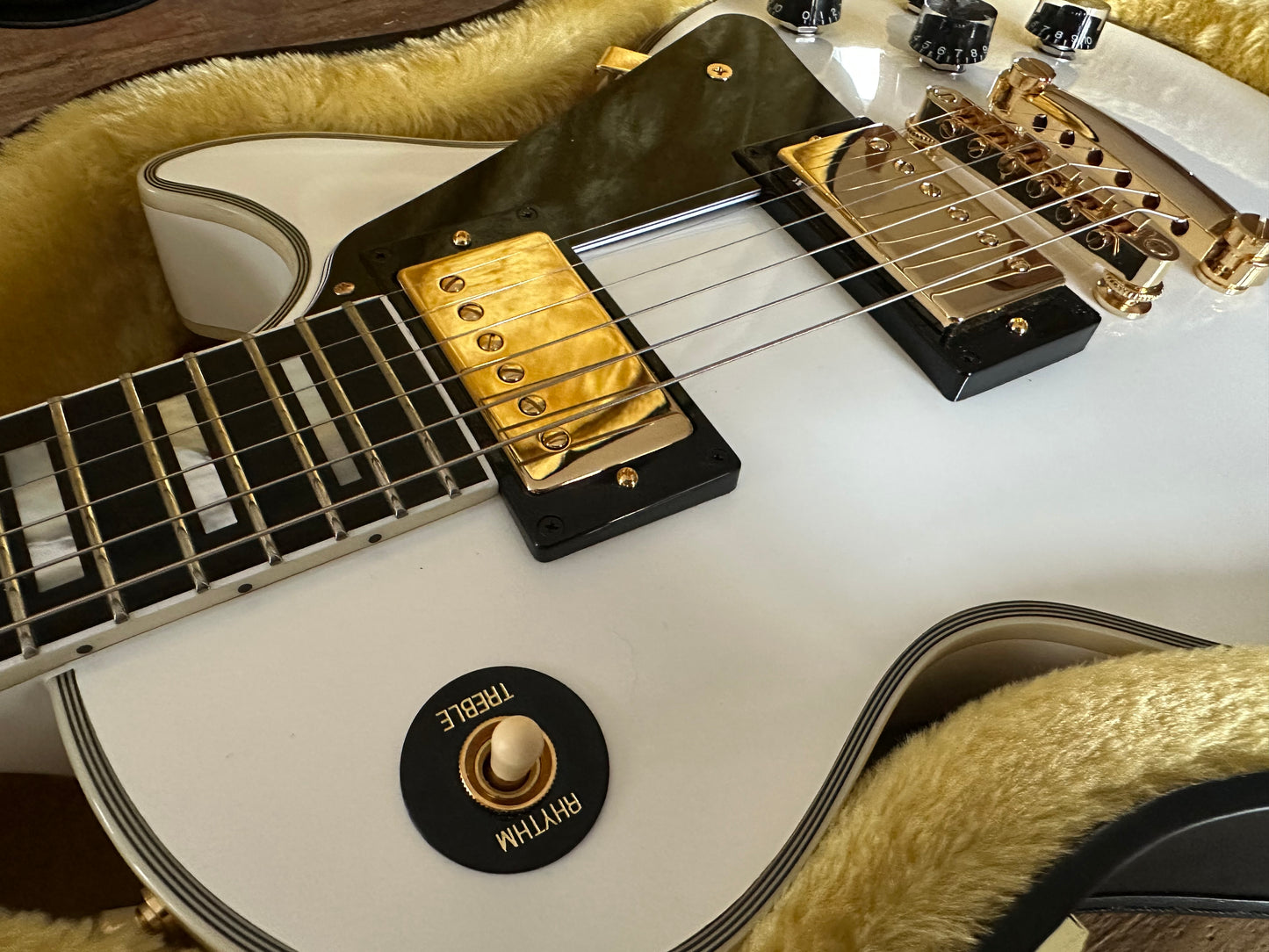 Epiphone “Inspired by Gibson” Les Paul Custom - Alpine White | Tonebay