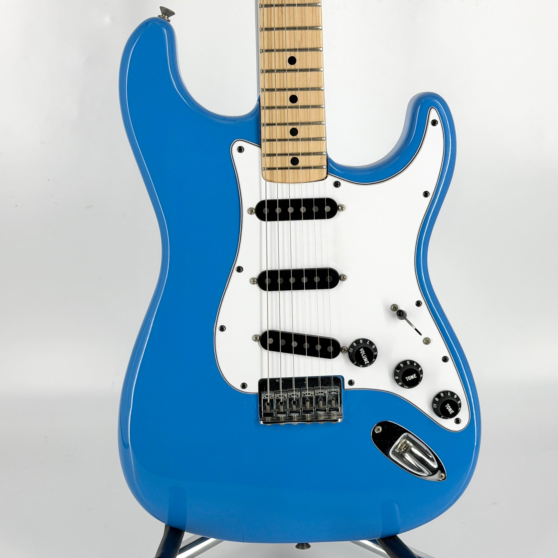 1981 Fender American International Series Hardtail Stratocaster – Maui Blue