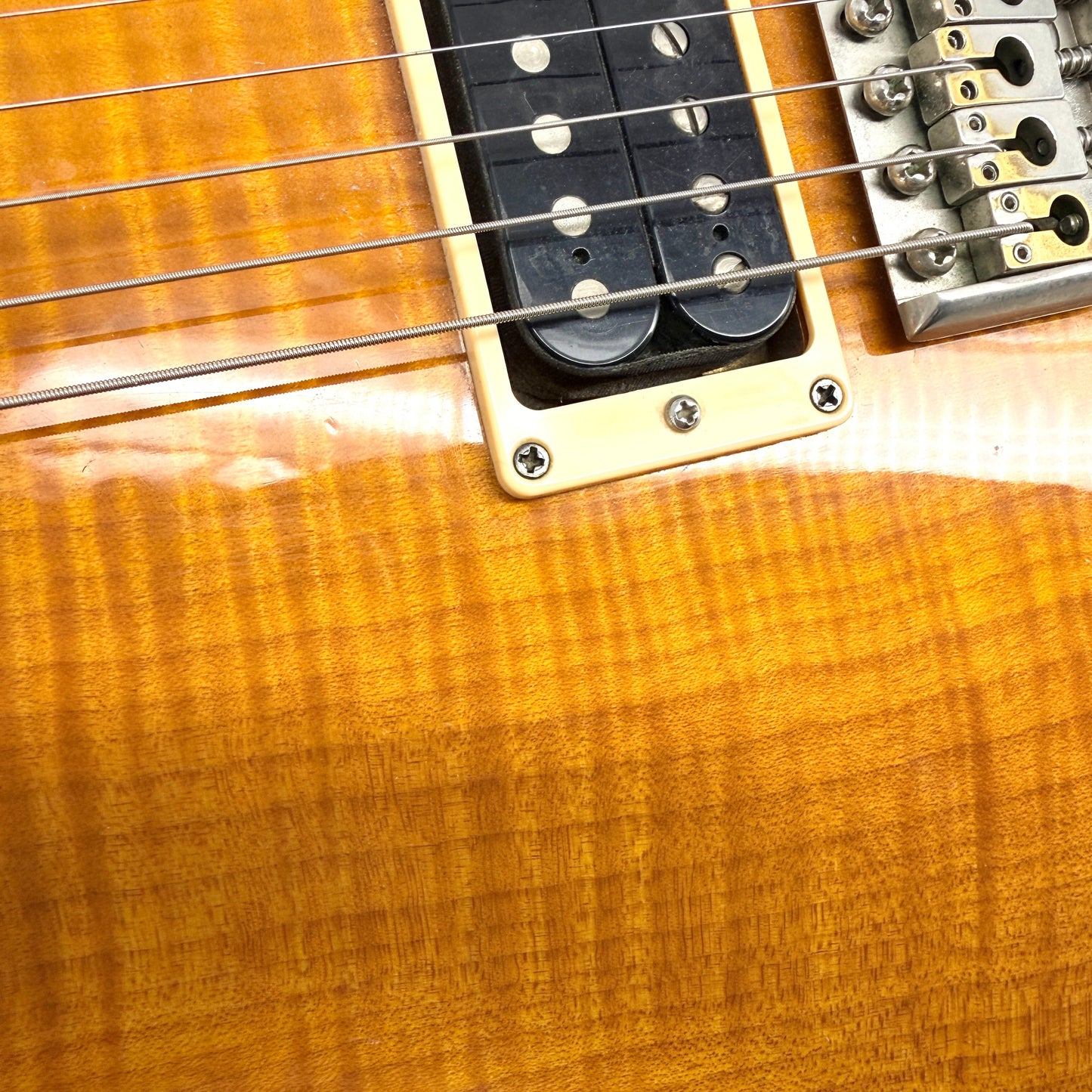 1997 PRS Custom 22 – Vintage Yellow | Tonebay