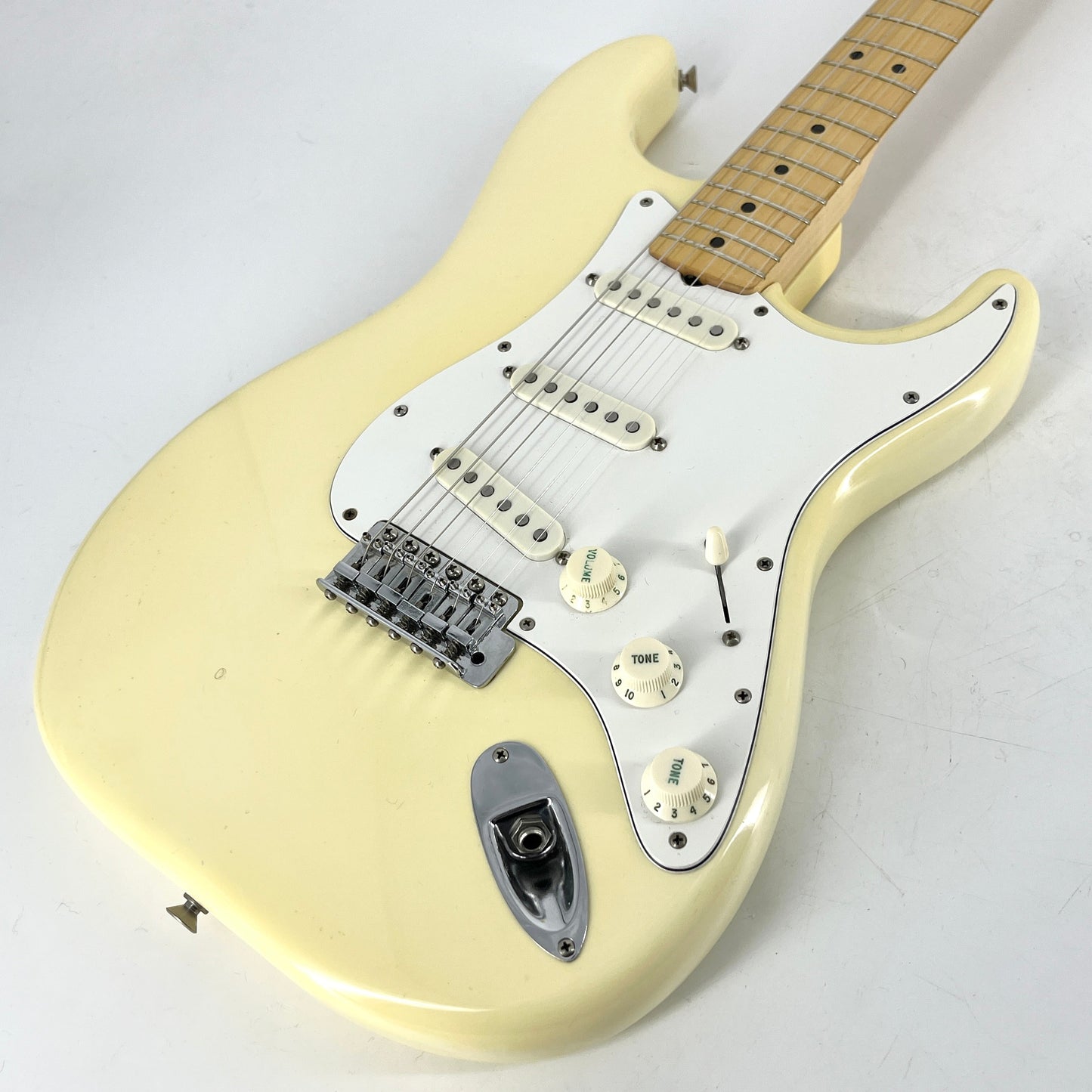 1982 Fender American Dan Smith Stratocaster – Olympic White | Tonebay