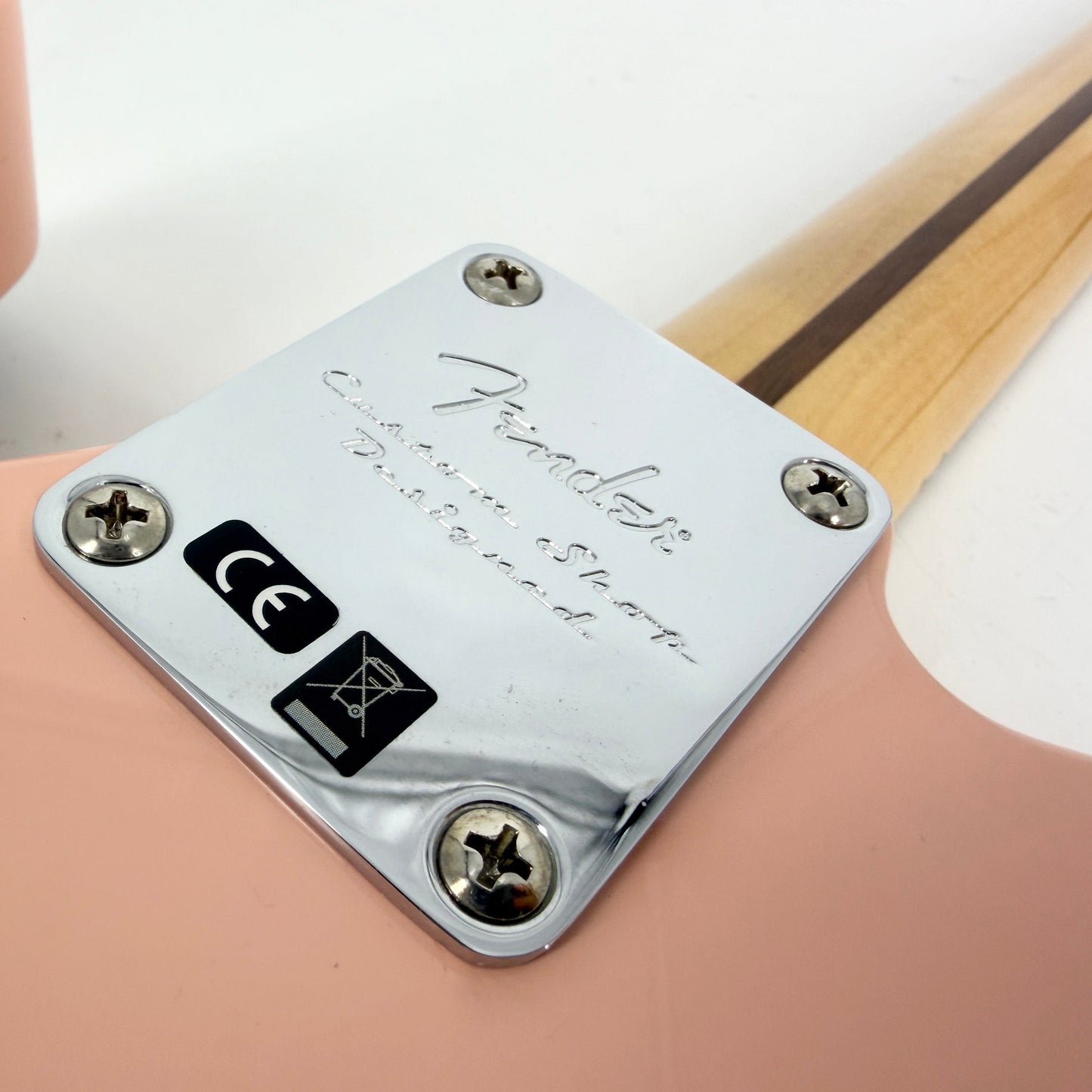 2018 Fender Limited Edition Classic Player Baja Telecaster - Shell Pink