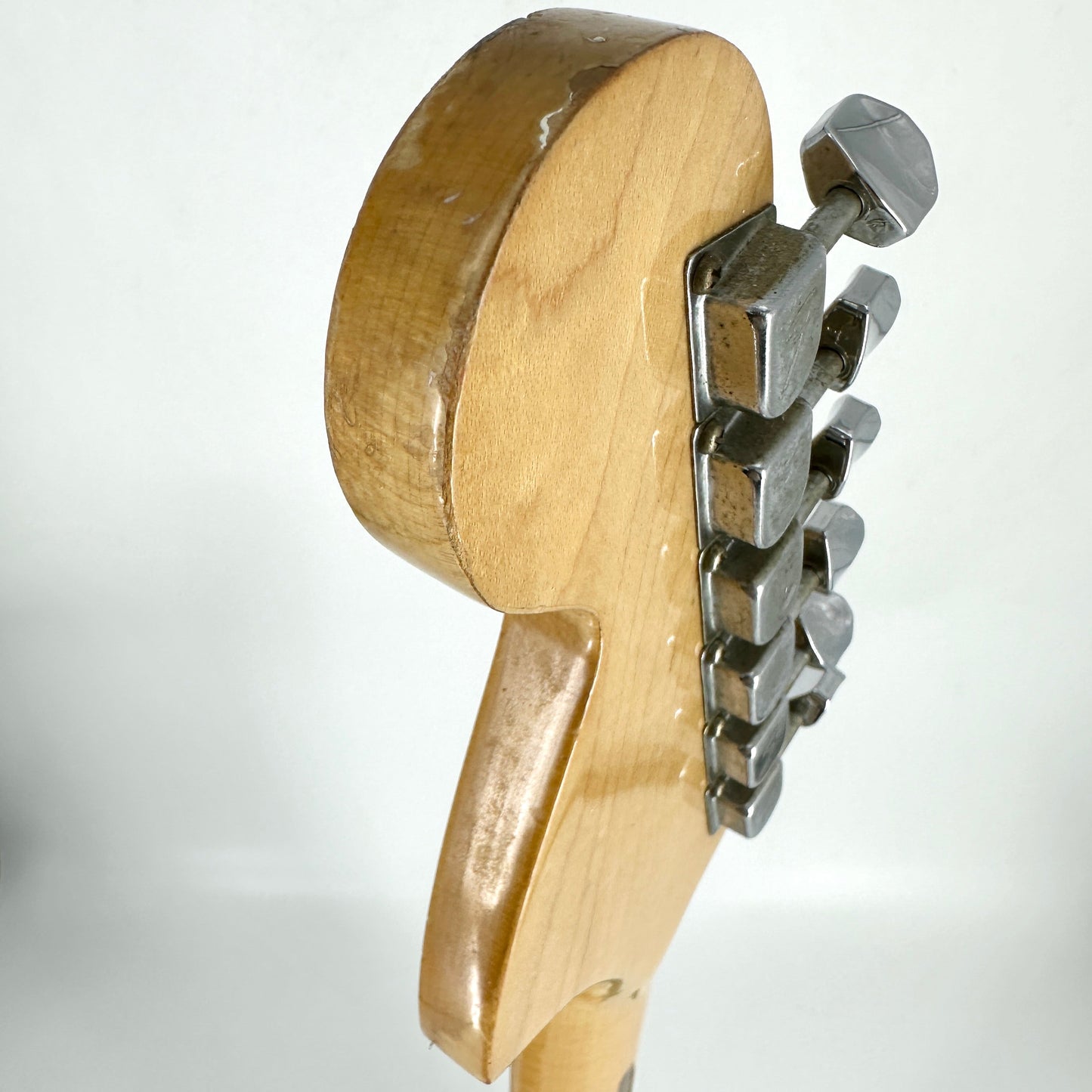 1981 Fender American International Series Stratocaster – Maui Blue | Tonebay