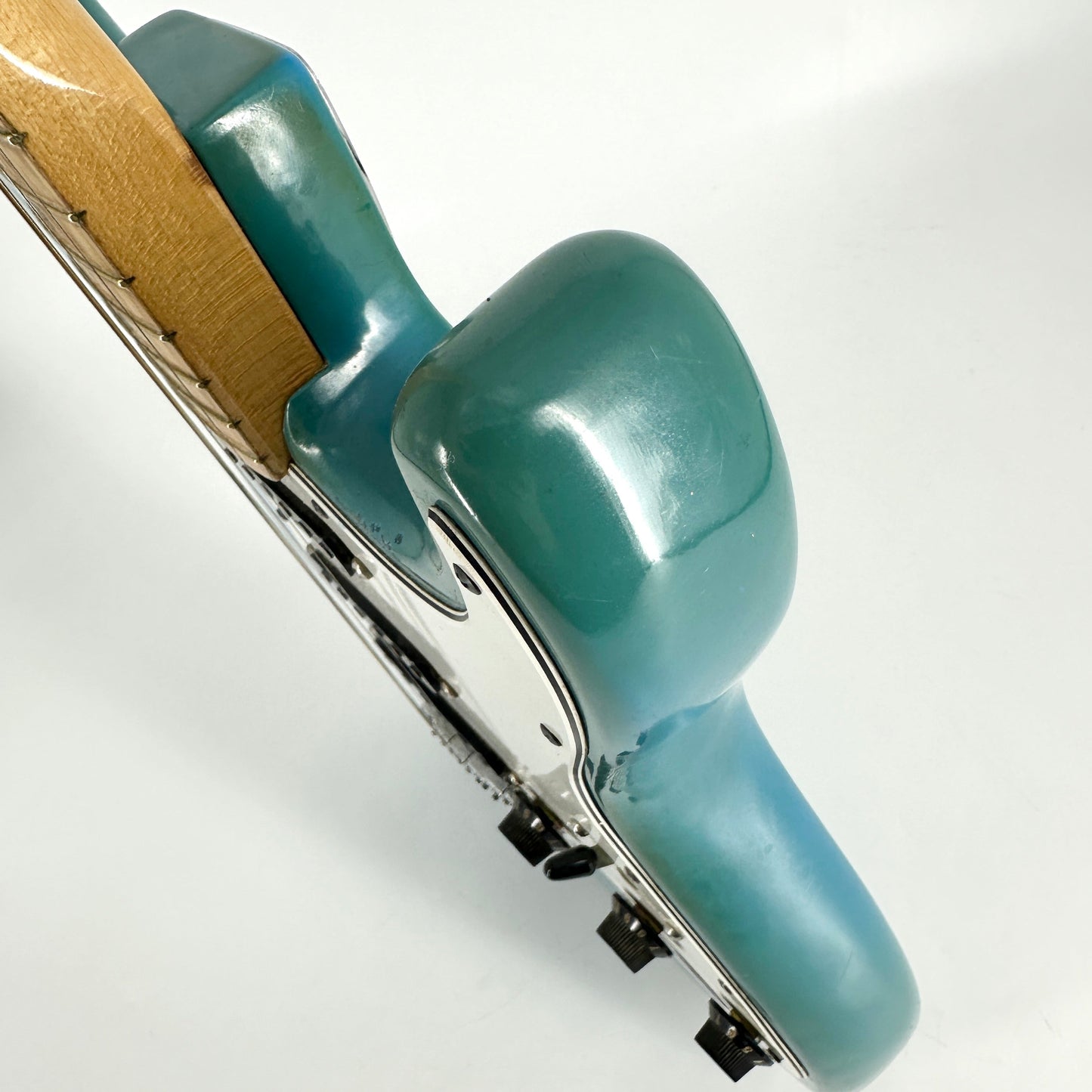 1981 Fender American International Series Stratocaster – Maui Blue | Tonebay