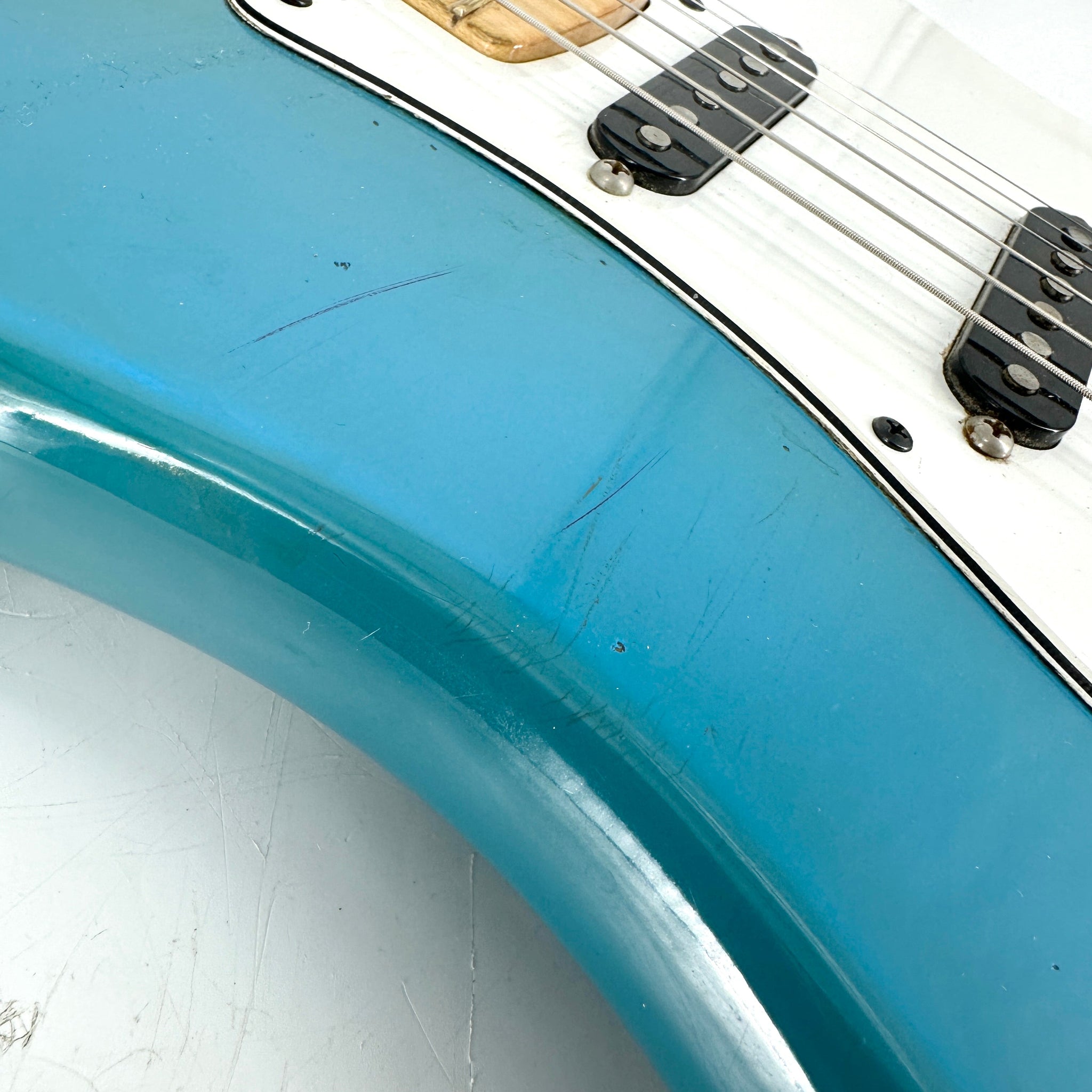 1981 Fender American International Series Stratocaster – Maui Blue | Tonebay