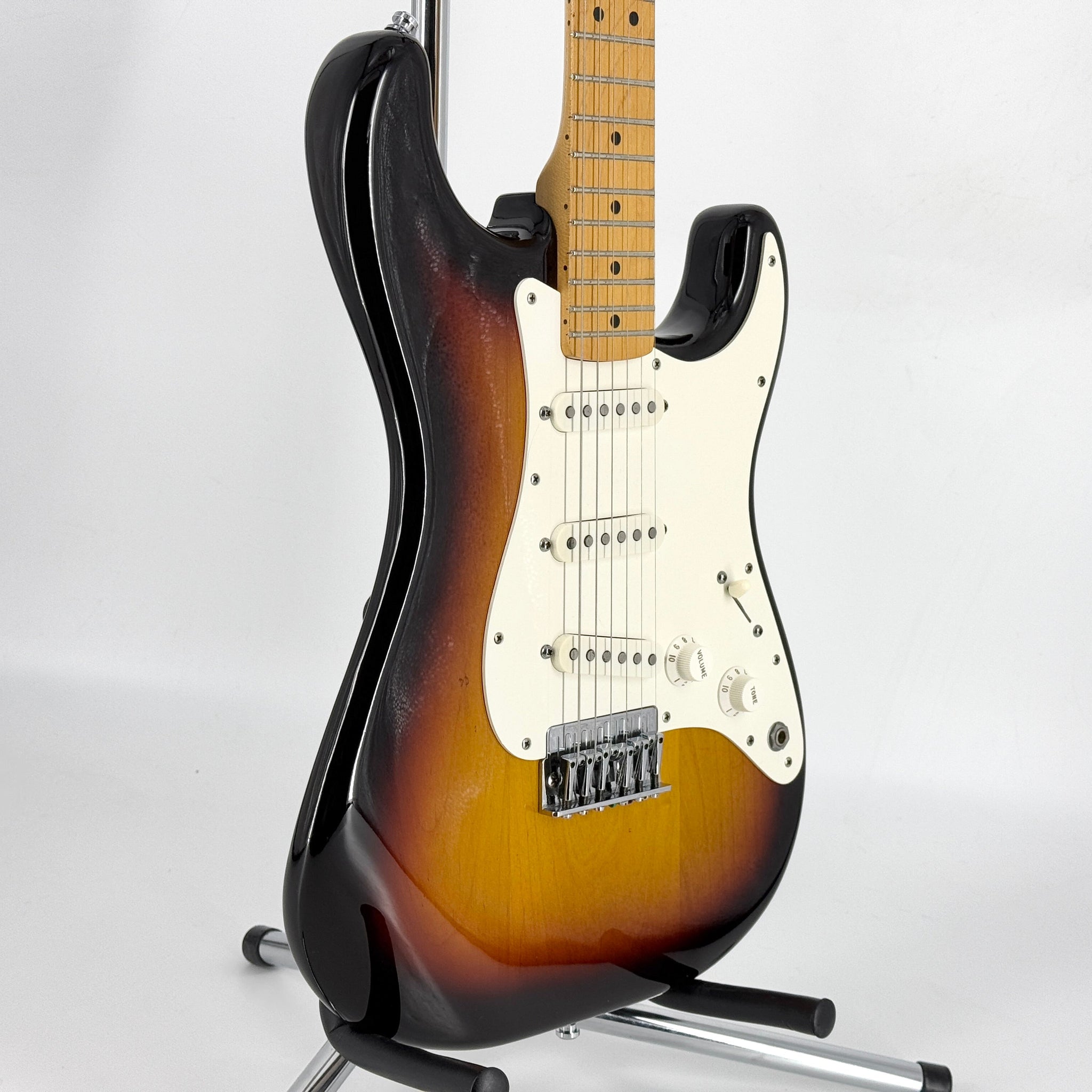 1983 Fender American Hardtail Stratocaster - Sunburst | Tonebay
