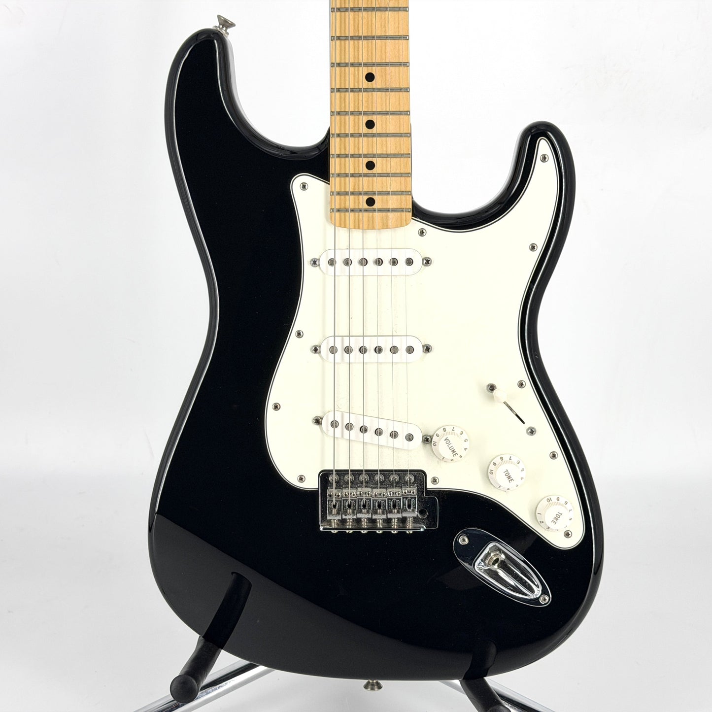 2015 Fender Standard Stratocaster - Black | Tonebay