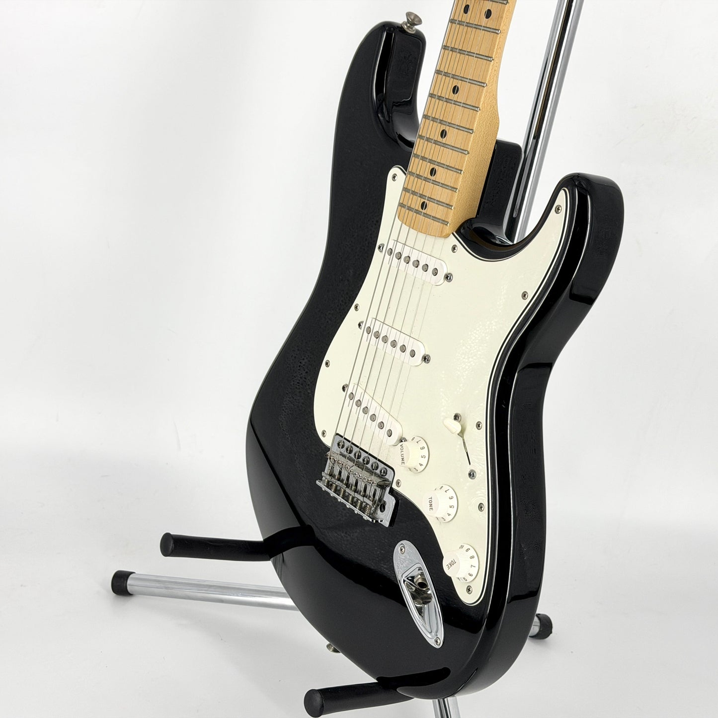 2015 Fender Standard Stratocaster - Black | Tonebay