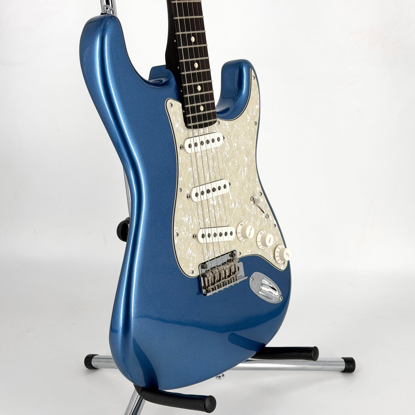 2023 Fender Limited Edition American Professional II Stratocaster Solid Rosewood Neck - Lake Placid Blue | Tonebay