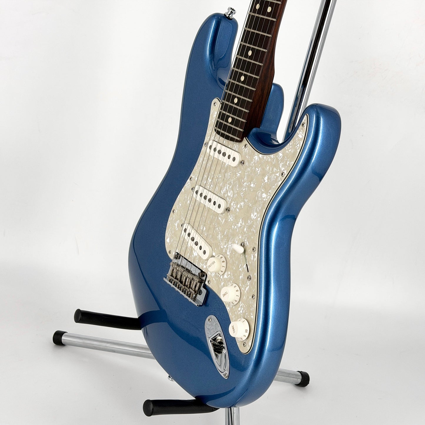 2023 Fender Limited Edition American Professional II Stratocaster Solid Rosewood Neck - Lake Placid Blue | Tonebay
