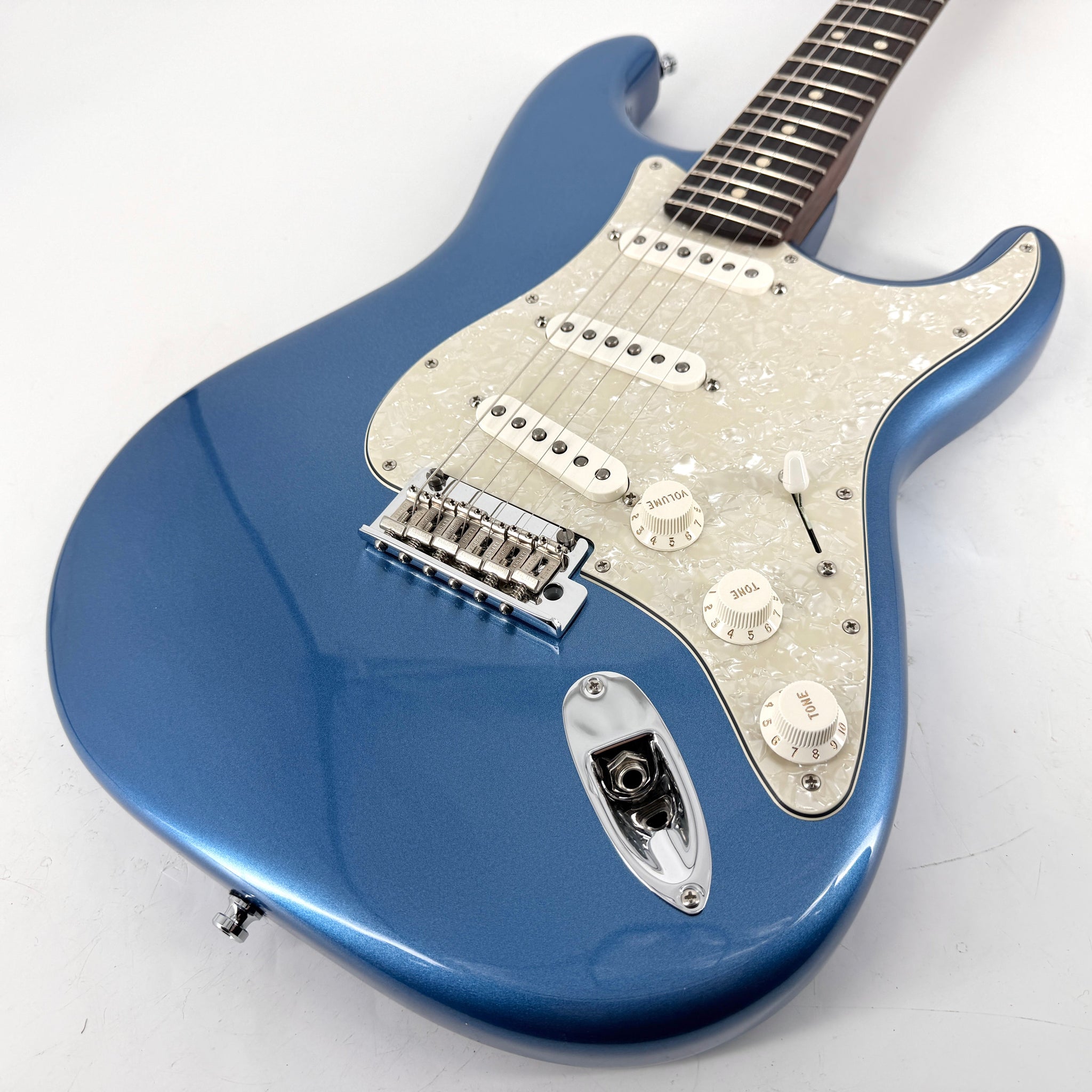 2023 Fender Limited Edition American Professional II Stratocaster Solid Rosewood Neck - Lake Placid Blue | Tonebay