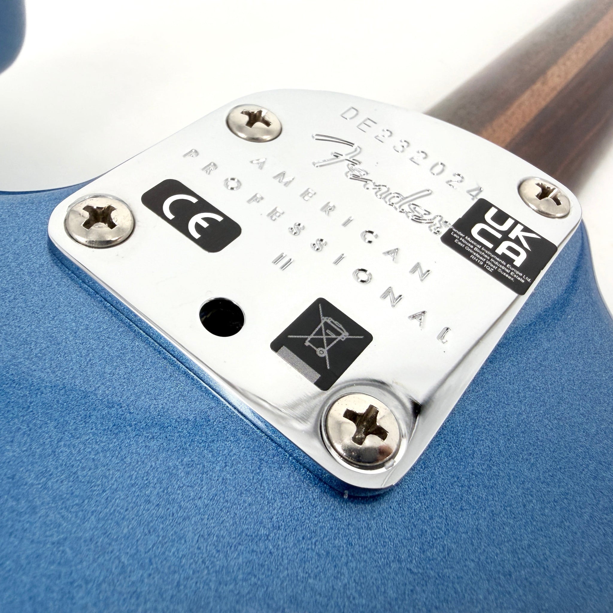 2023 Fender Limited Edition American Professional II Stratocaster Solid Rosewood Neck - Lake Placid Blue | Tonebay