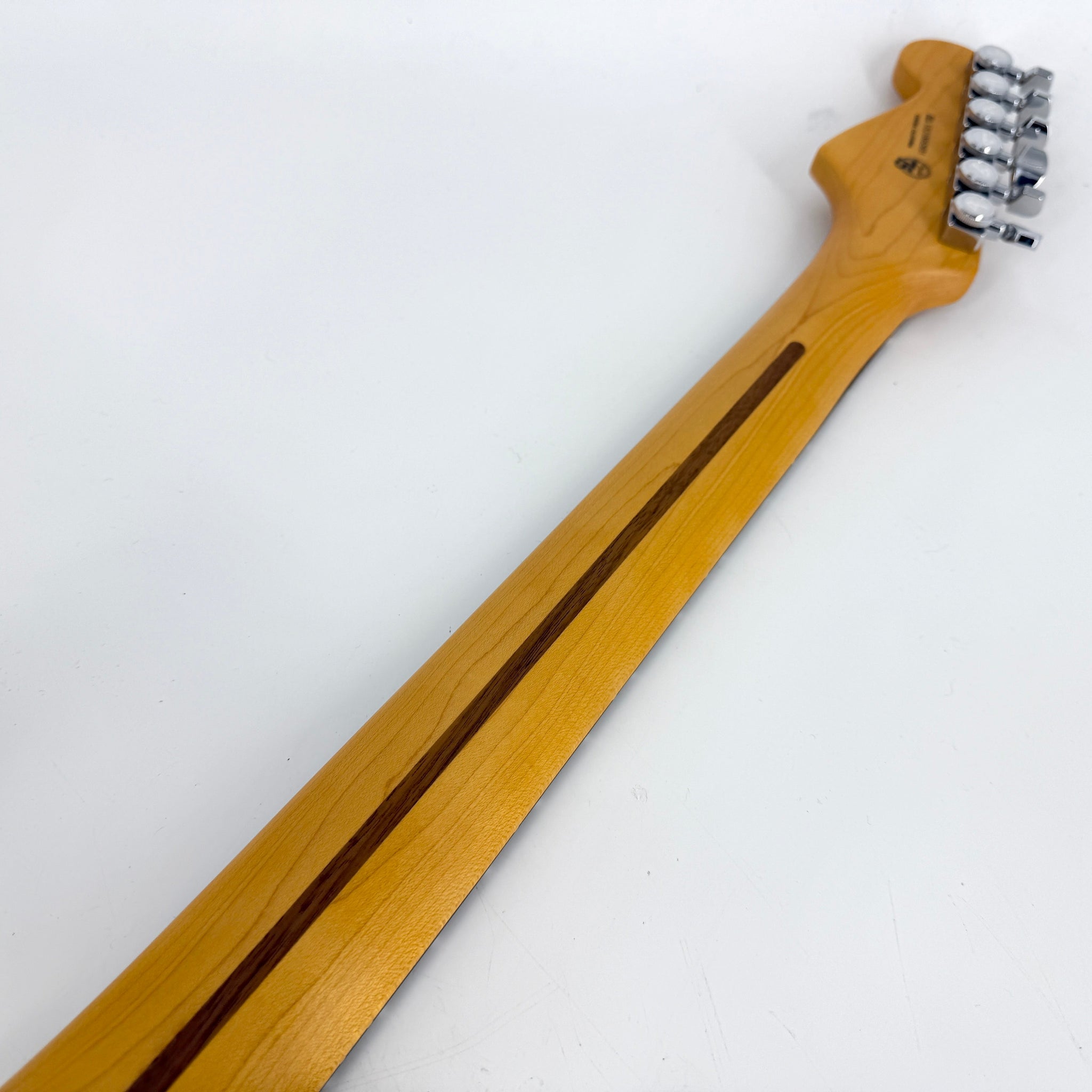 2021 Fender American Ultra Stratocaster – Arctic Pearl | Tonebay