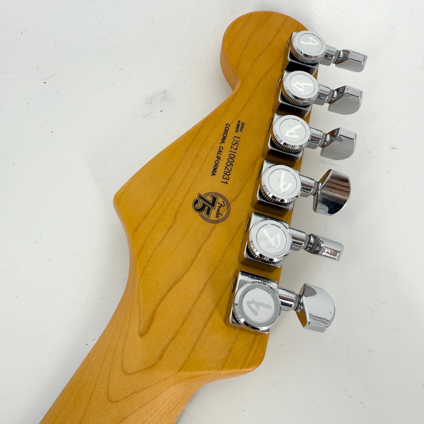 2021 Fender American Ultra Stratocaster – Arctic Pearl | Tonebay