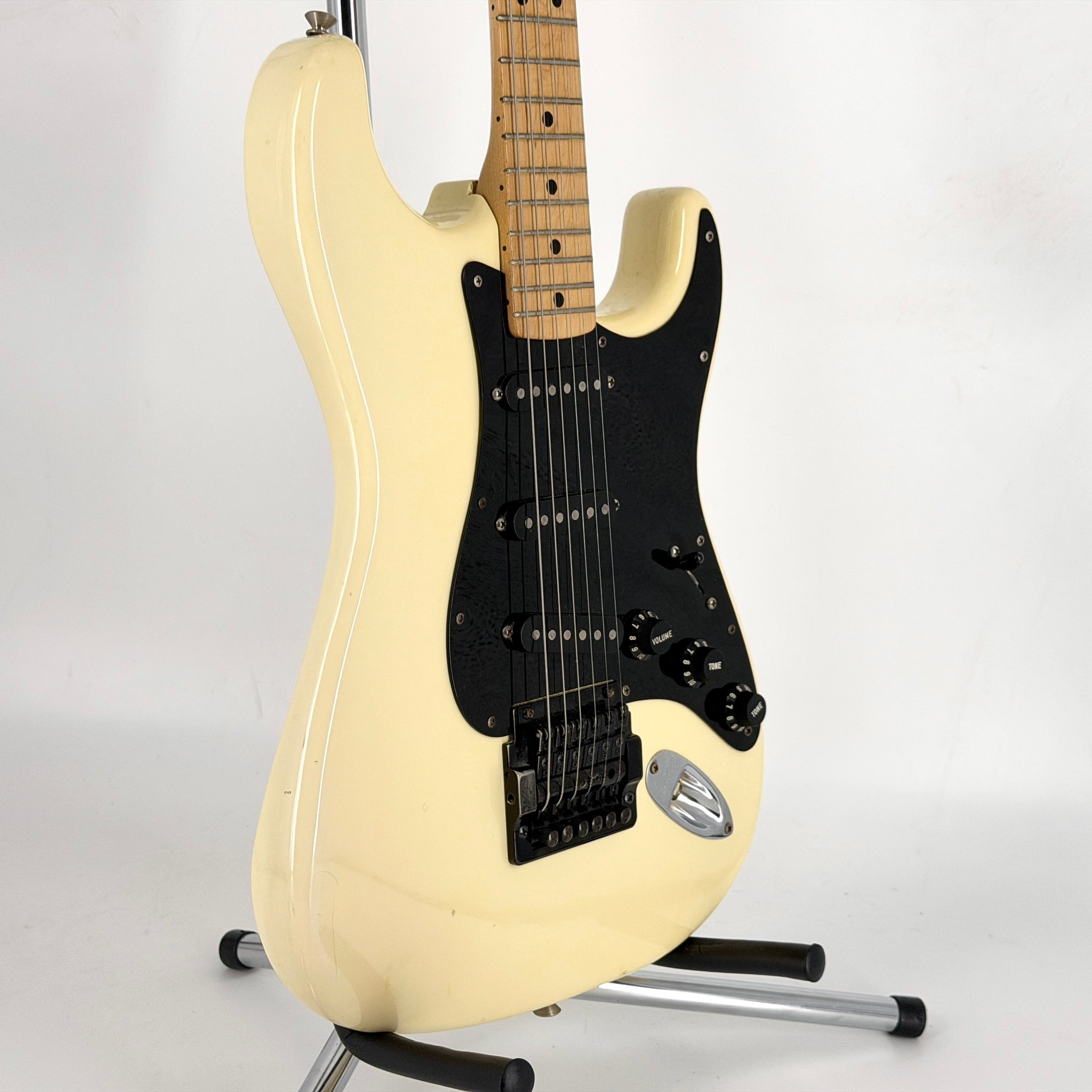 1977 Fender American Stratocaster – Olympic White | Tonebay