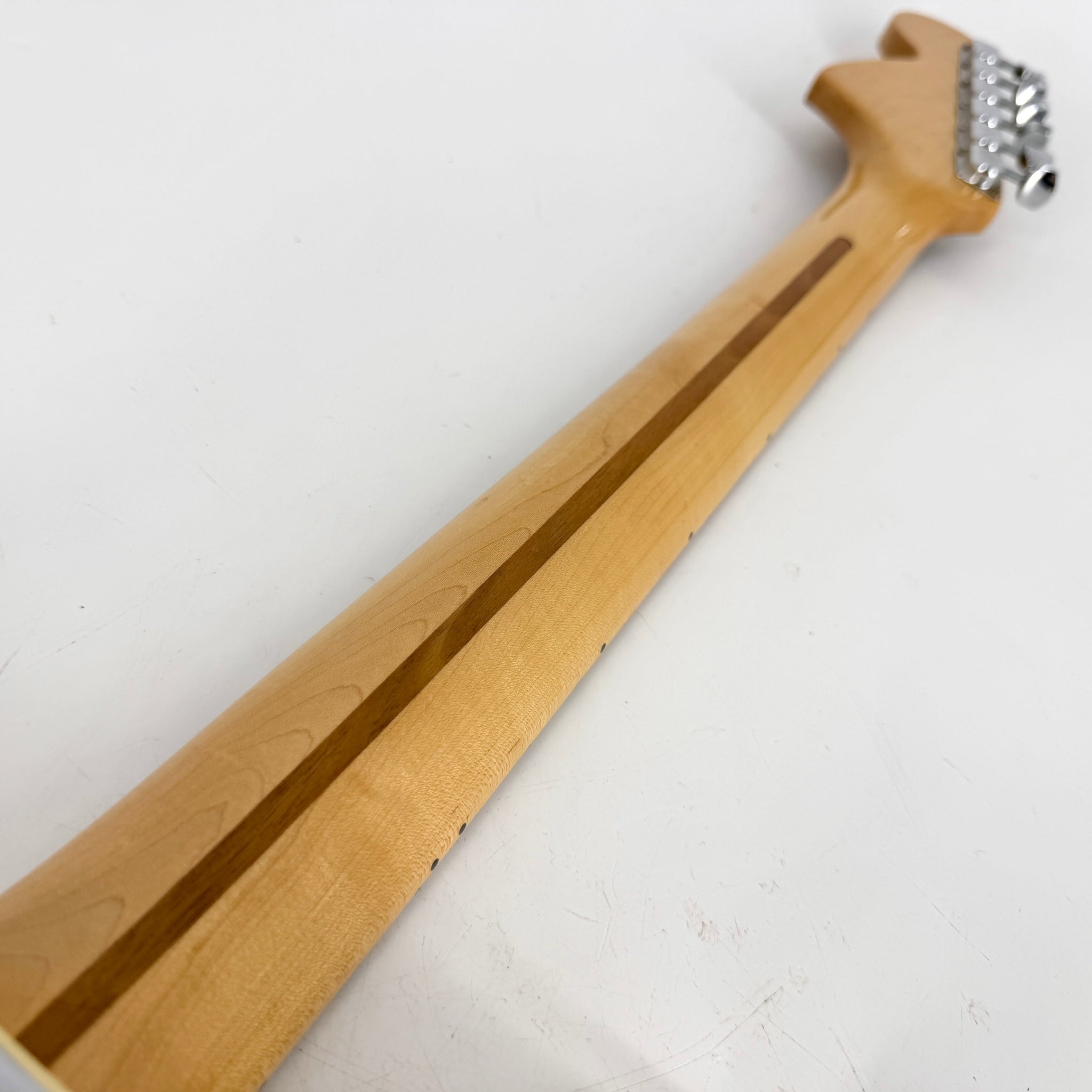 1977 Fender American Stratocaster – Olympic White | Tonebay