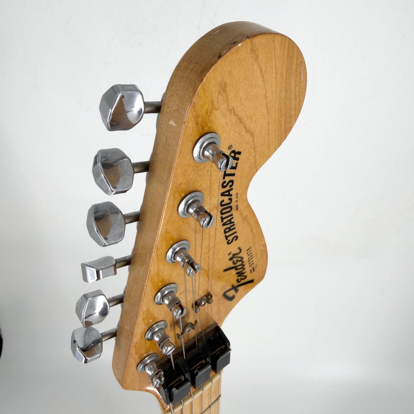 1977 Fender American Stratocaster – Olympic White | Tonebay