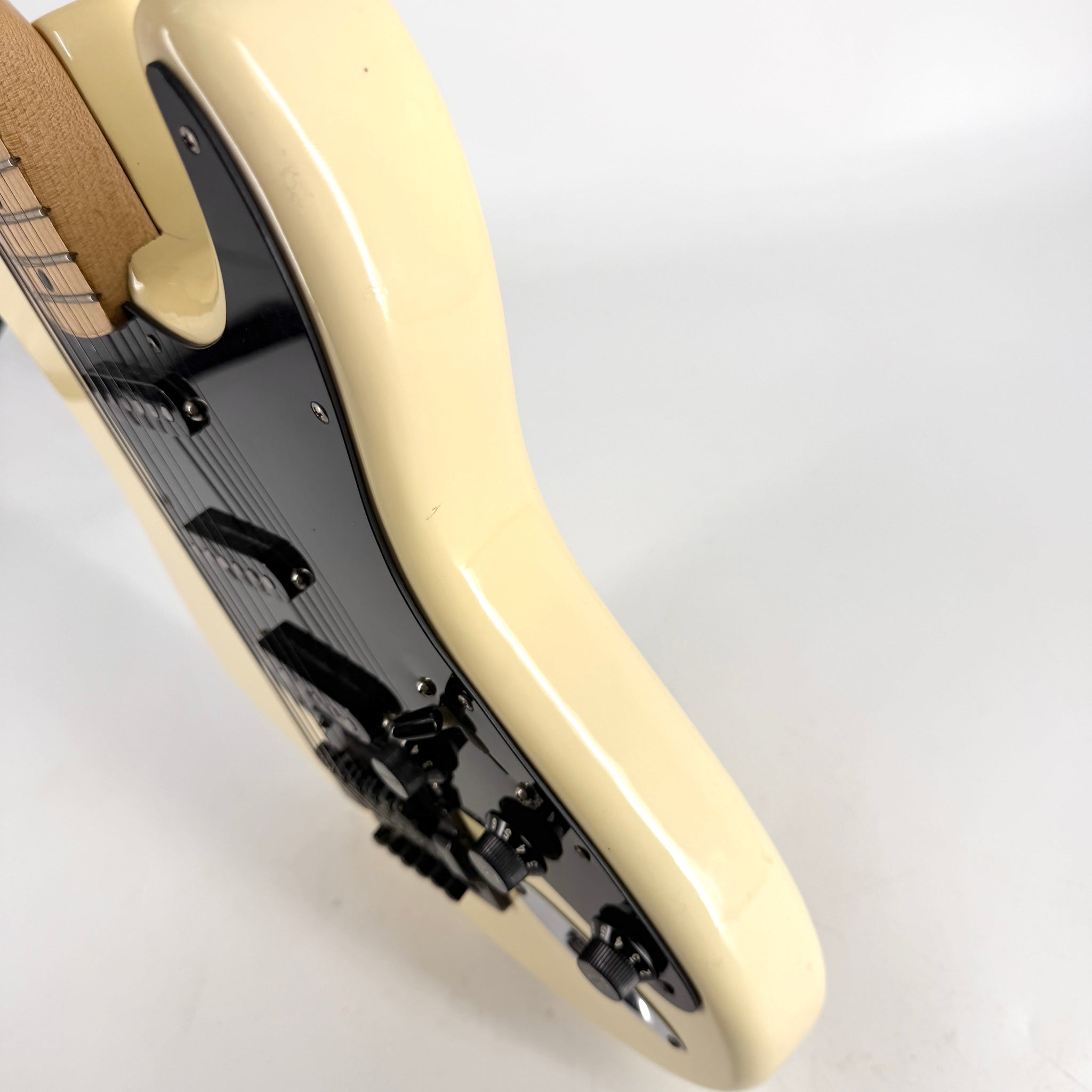 1977 Fender American Stratocaster – Olympic White | Tonebay