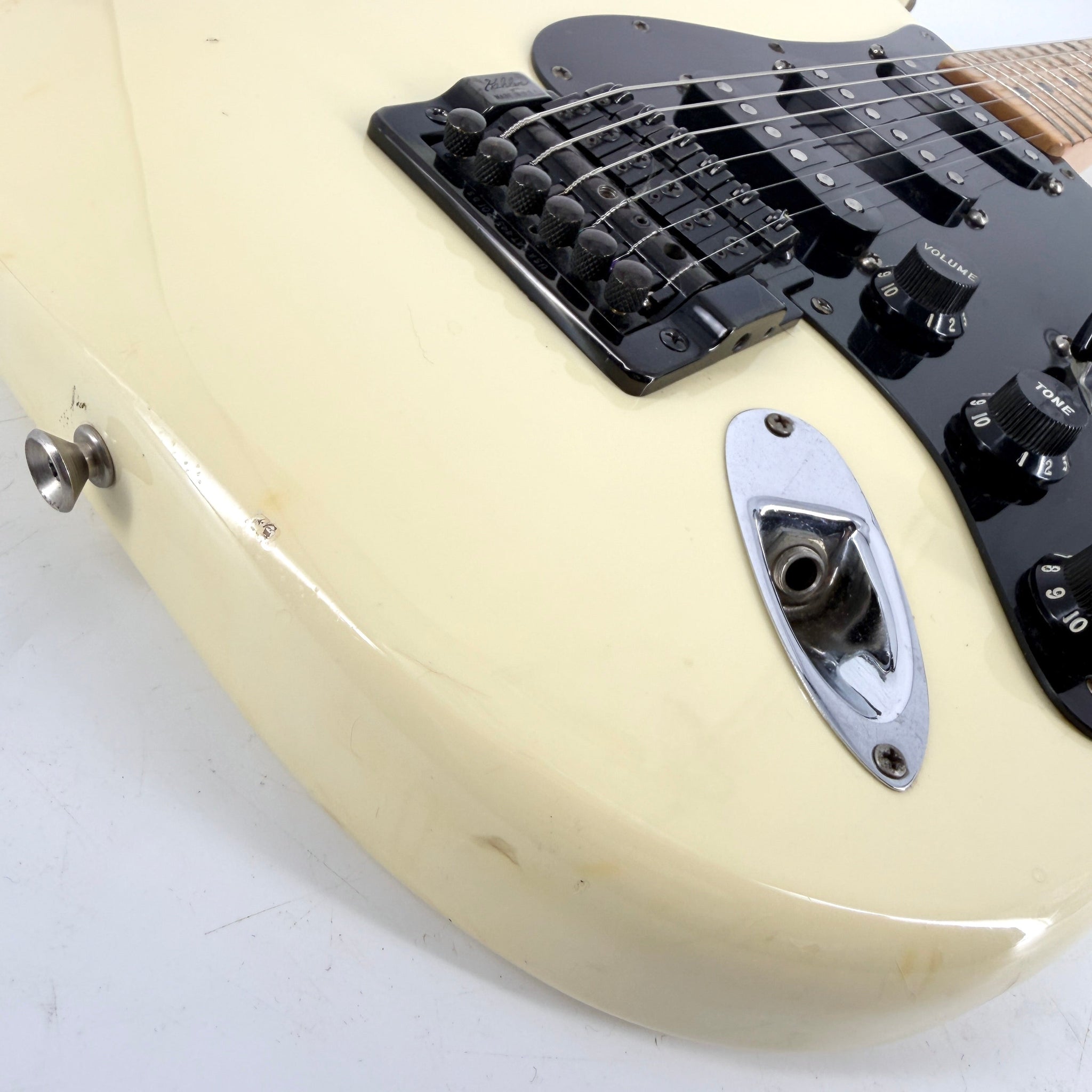 1977 Fender American Stratocaster – Olympic White | Tonebay