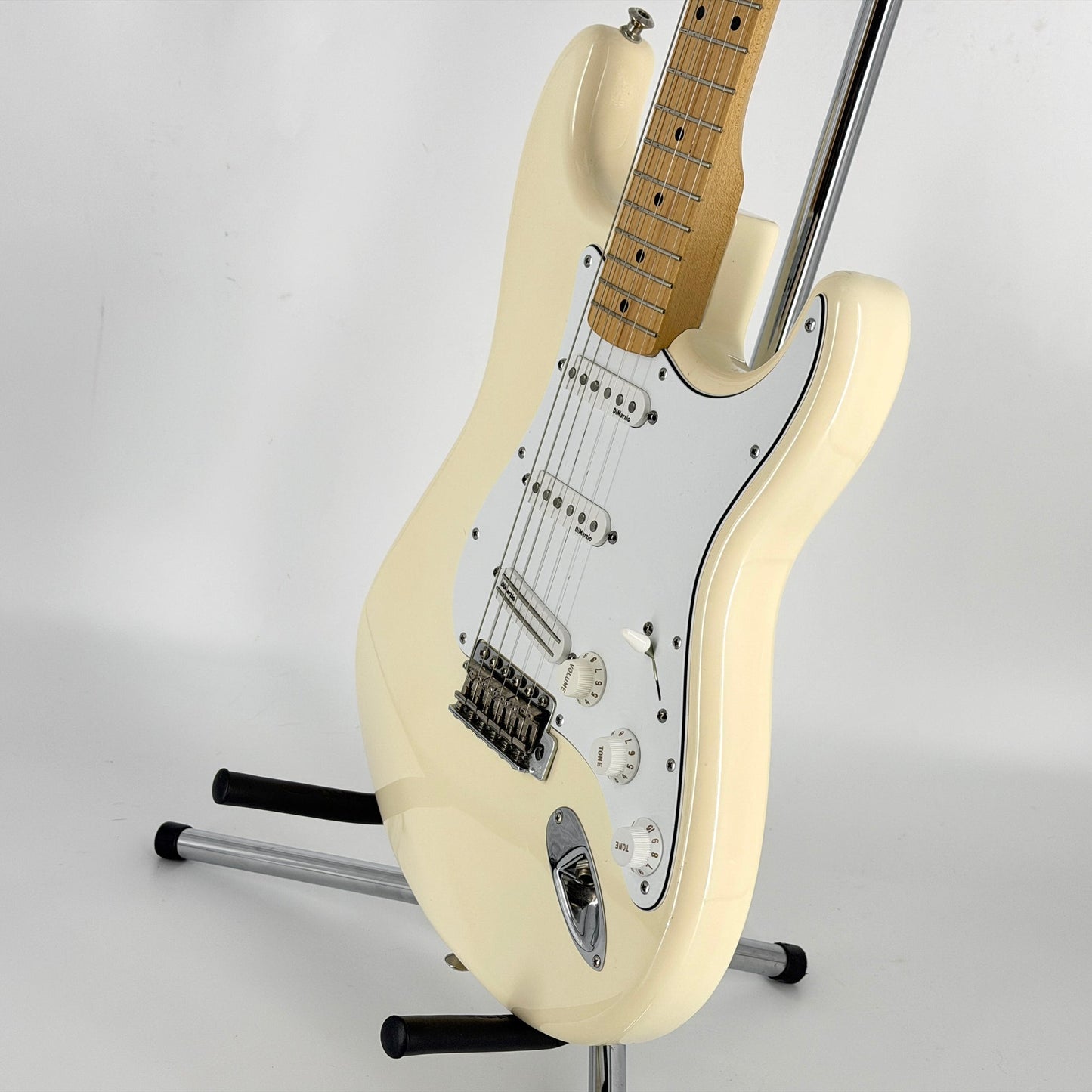 2011 Fender Classic Series 70’s Stratocaster – Olympic White