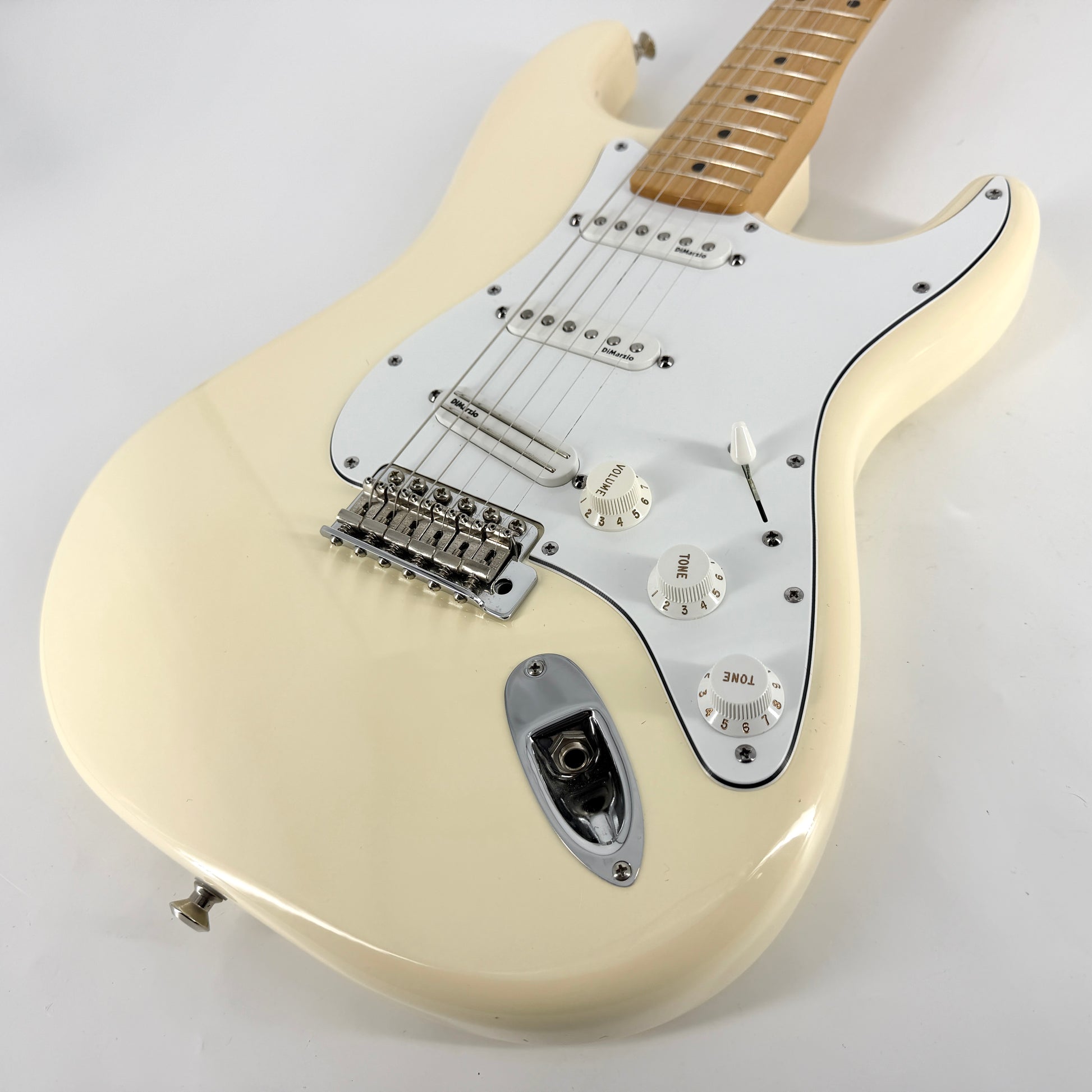 2011 Fender Classic Series 70’s Stratocaster – Olympic White
