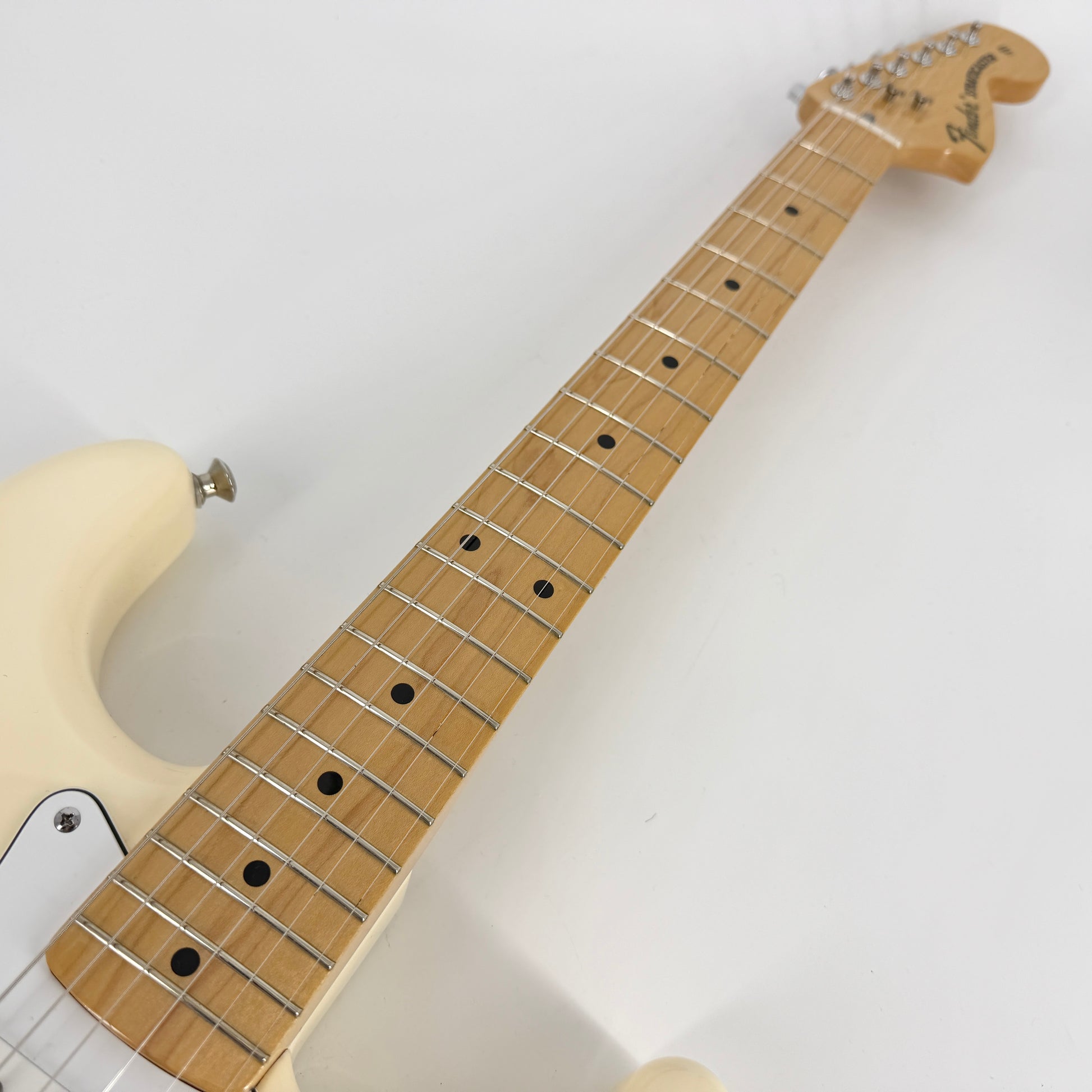 2011 Fender Classic Series 70’s Stratocaster – Olympic White