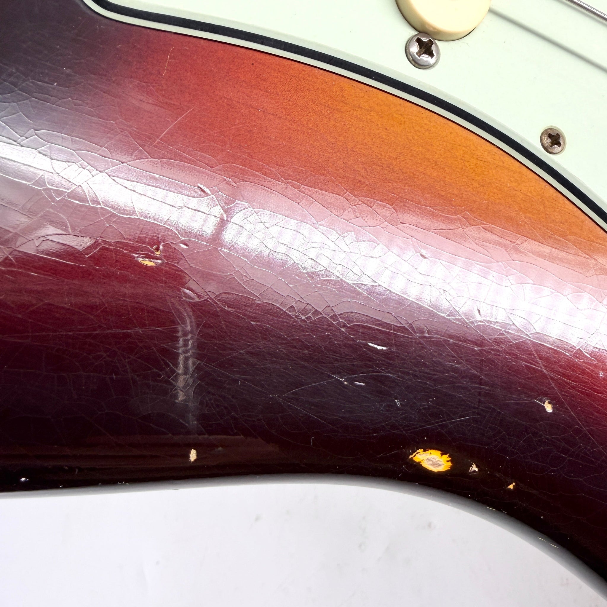 2018 Fender Custom Shop 60 Stratocaster Relic – Chocolate 3 Tone Sunburst | Tonebay