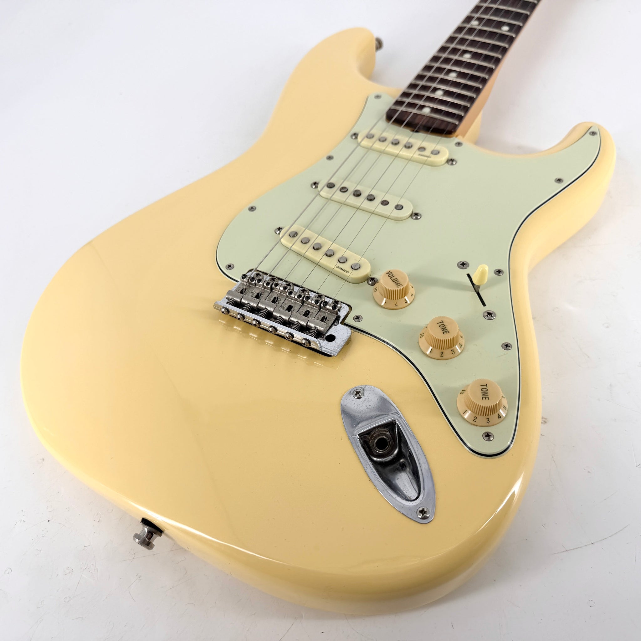1994/95 Fender Japan Yngwie Malmsteen ST62-100YM Stratocaster - Yellow White | Tonebay