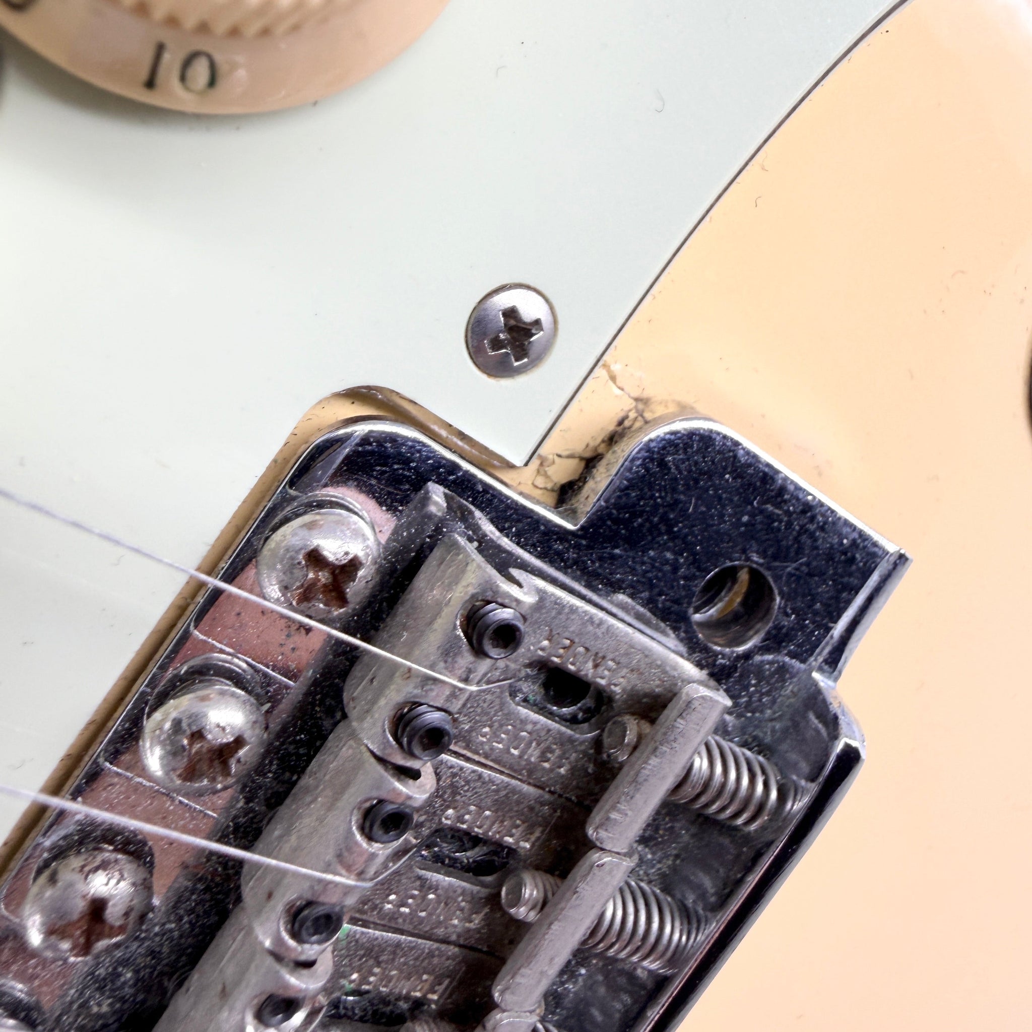 1994/95 Fender Japan Yngwie Malmsteen ST62-100YM Stratocaster - Yellow White | Tonebay