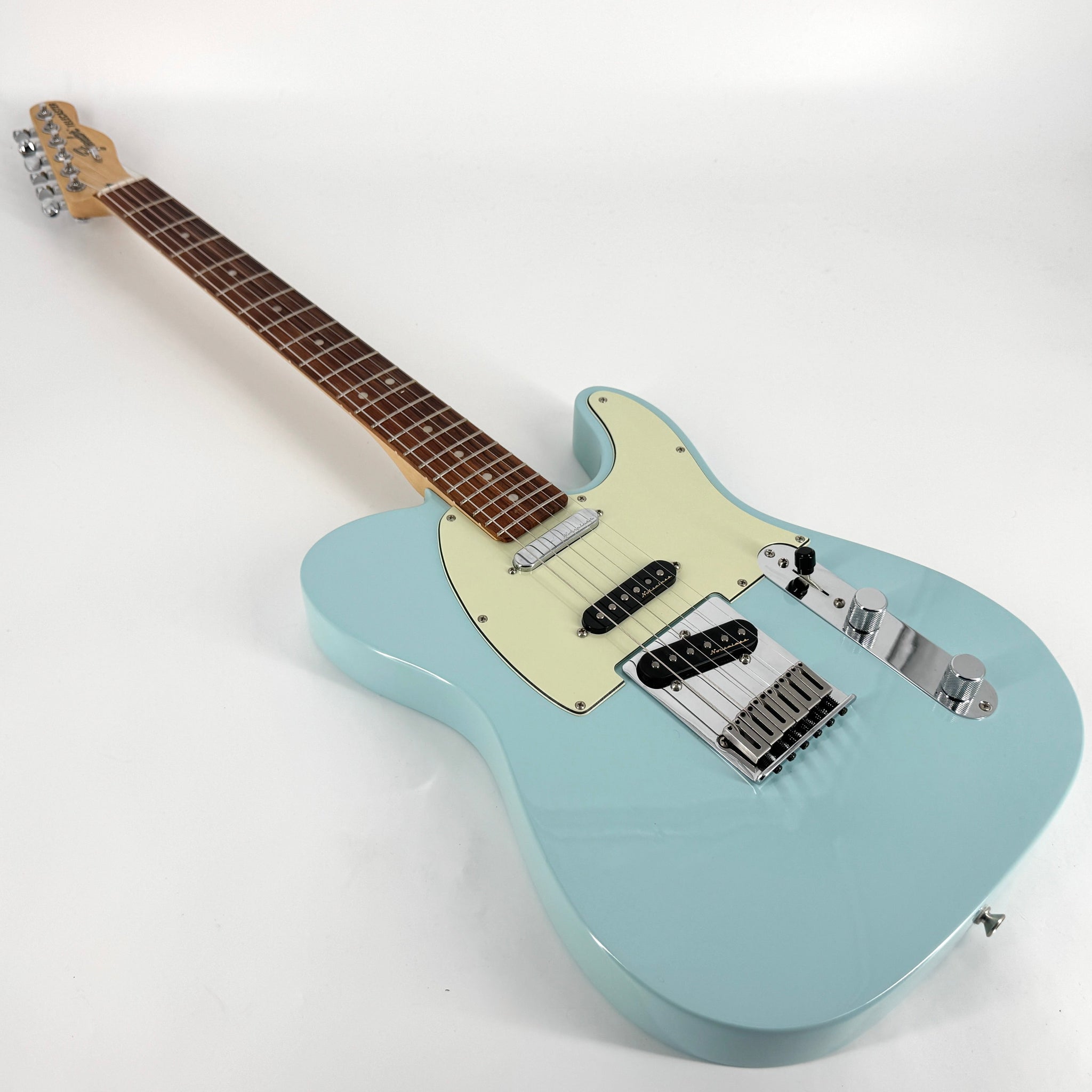 2017 Fender Deluxe Nashville Telecaster – Daphne Blue