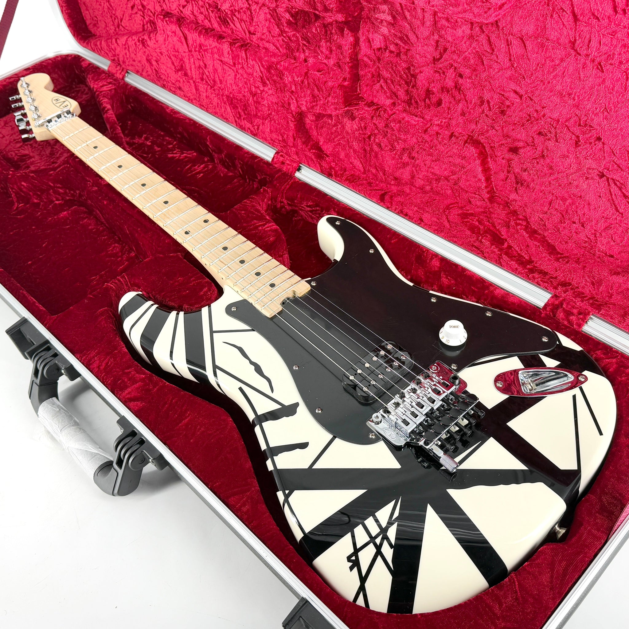 2021 EVH Striped Series – Black & White | Tonebay