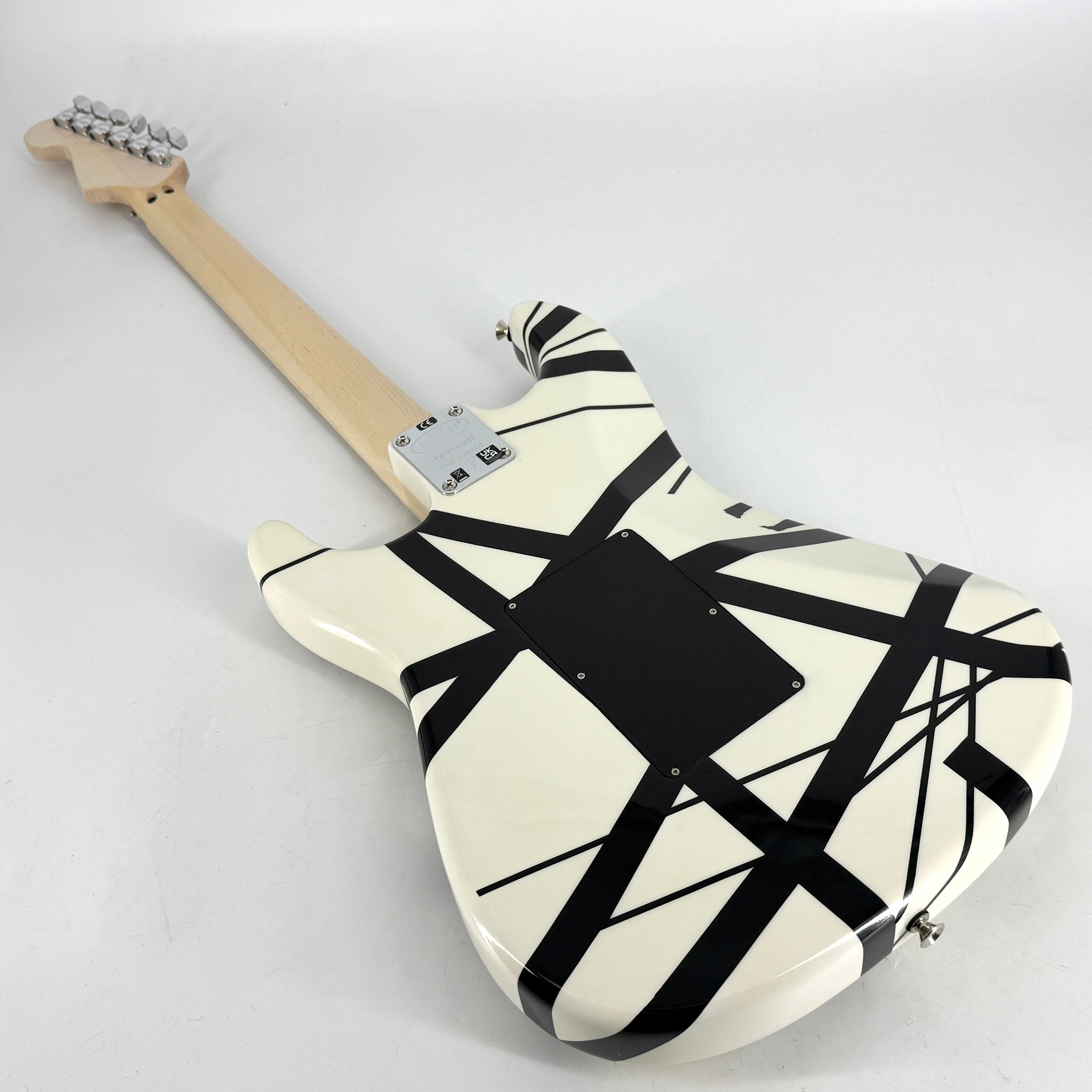 2021 EVH Striped Series – Black & White | Tonebay