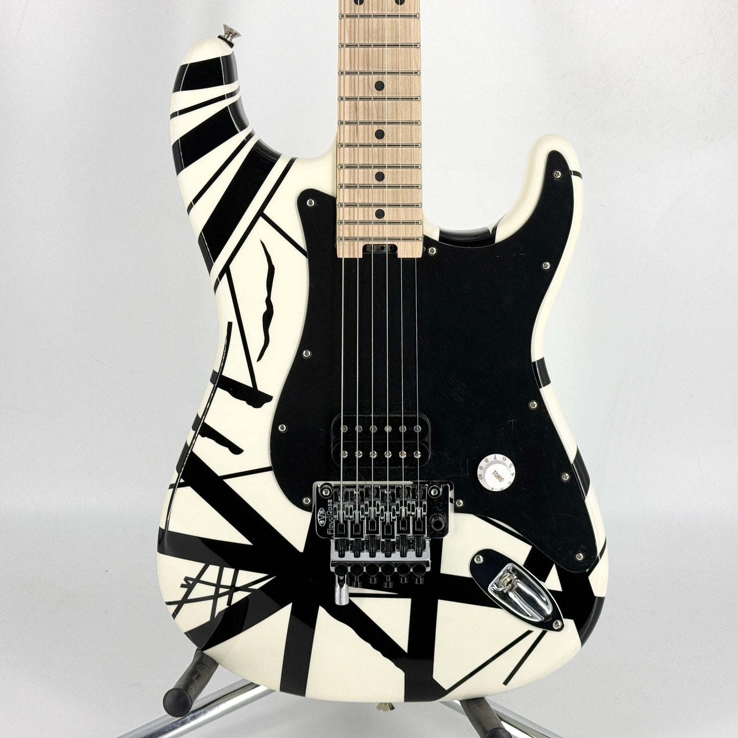 2021 EVH Striped Series – Black & White | Tonebay