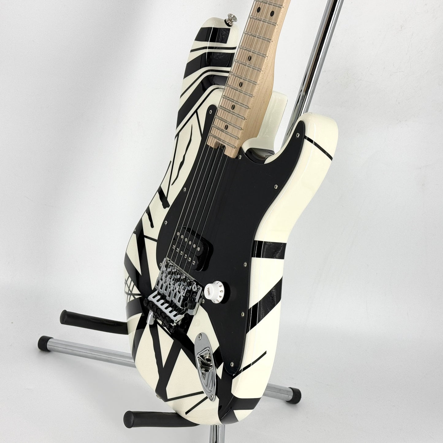 2021 EVH Striped Series – Black & White | Tonebay