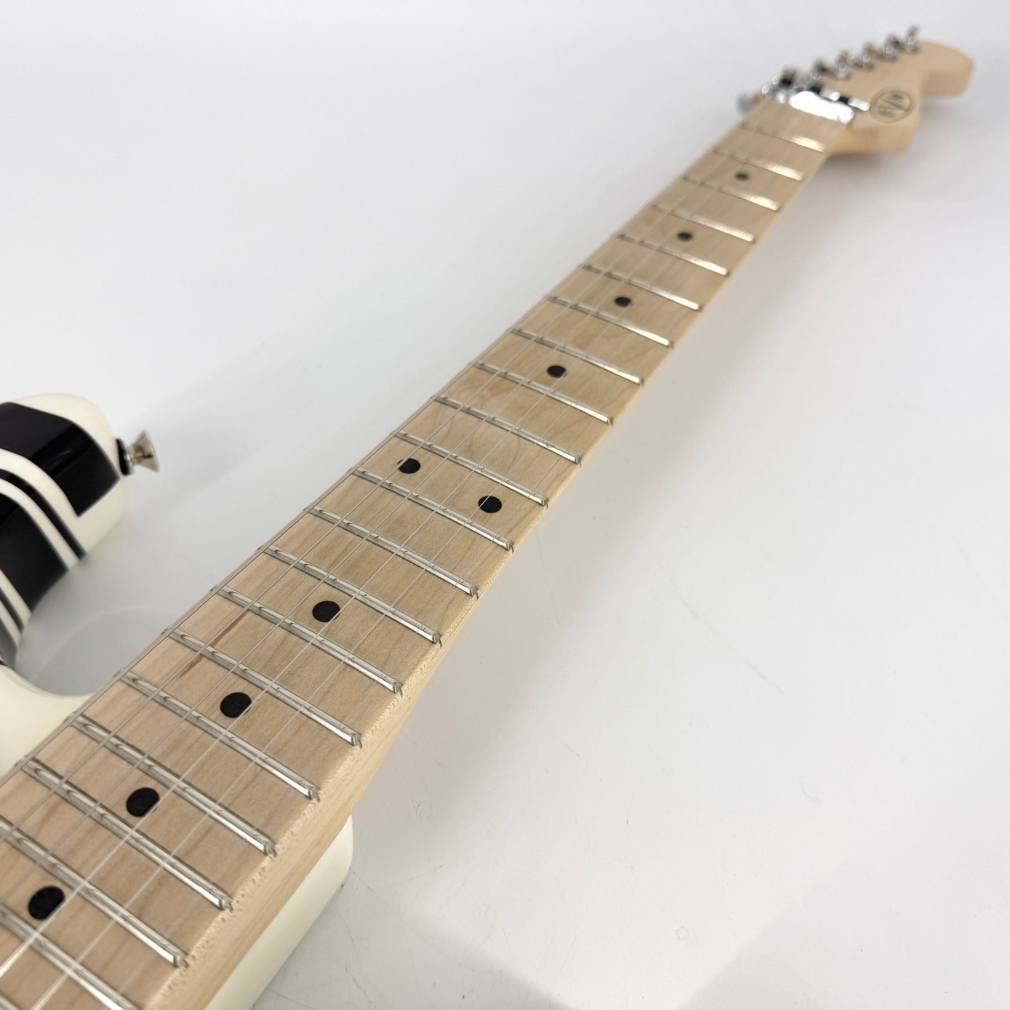 2021 EVH Striped Series – Black & White | Tonebay