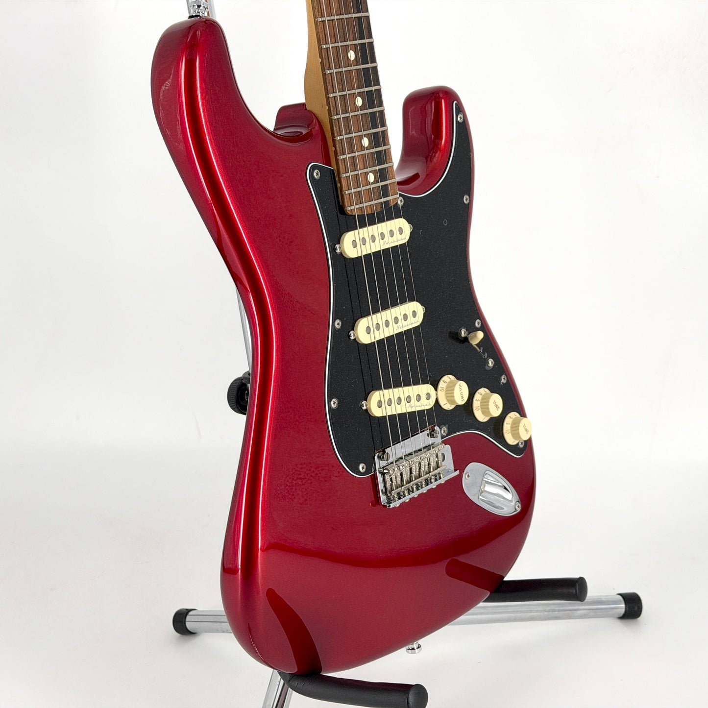 2023 Fender Limited Edition American Professional II Stratocaster - Candy Apple Red | Tonebay