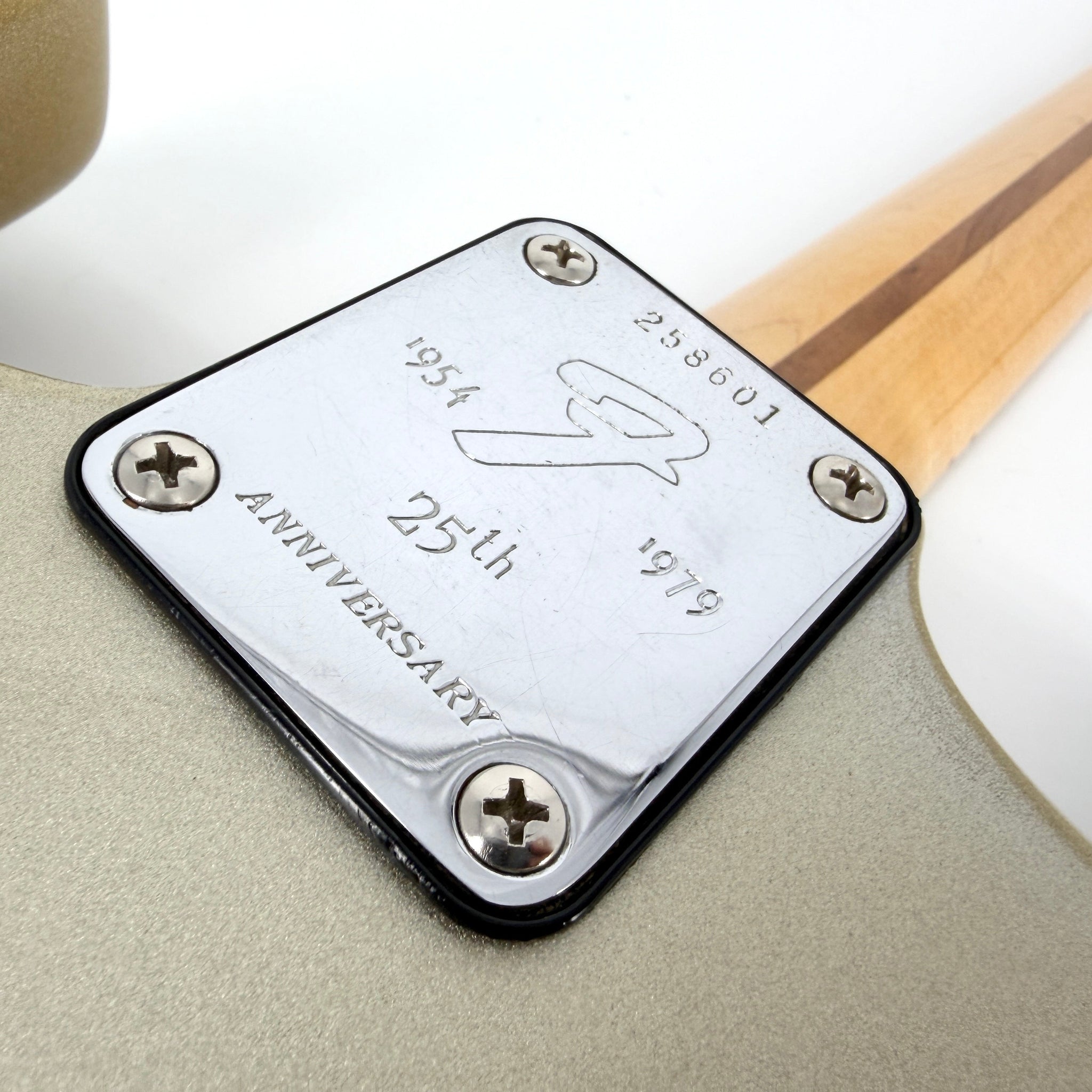 1979 Fender 25th Anniversary American Stratocaster – Silver | Tonebay