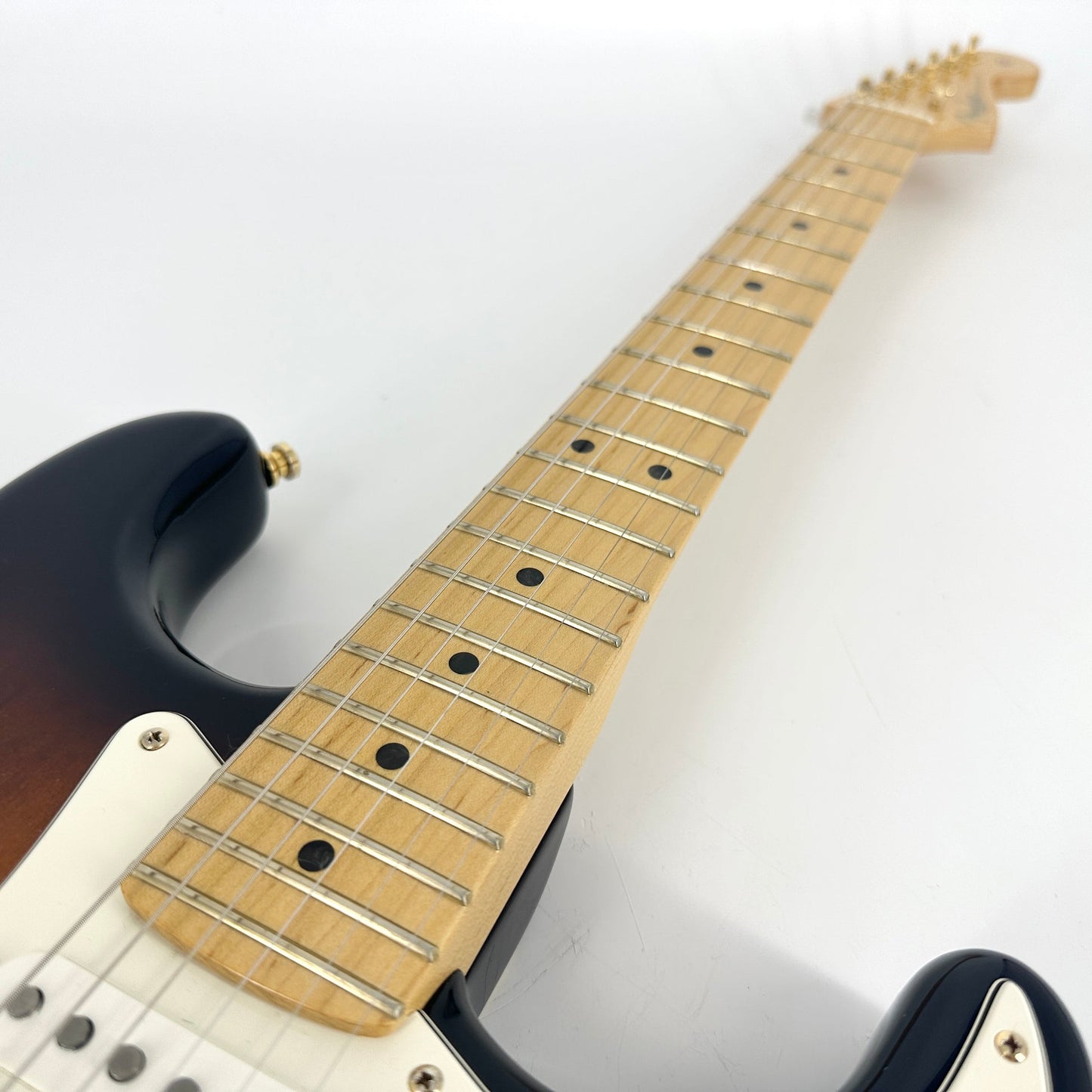 2014 Fender 60th Anniversary Commemorative American Stratocaster – 2 Tone Sunburst | Tonebay