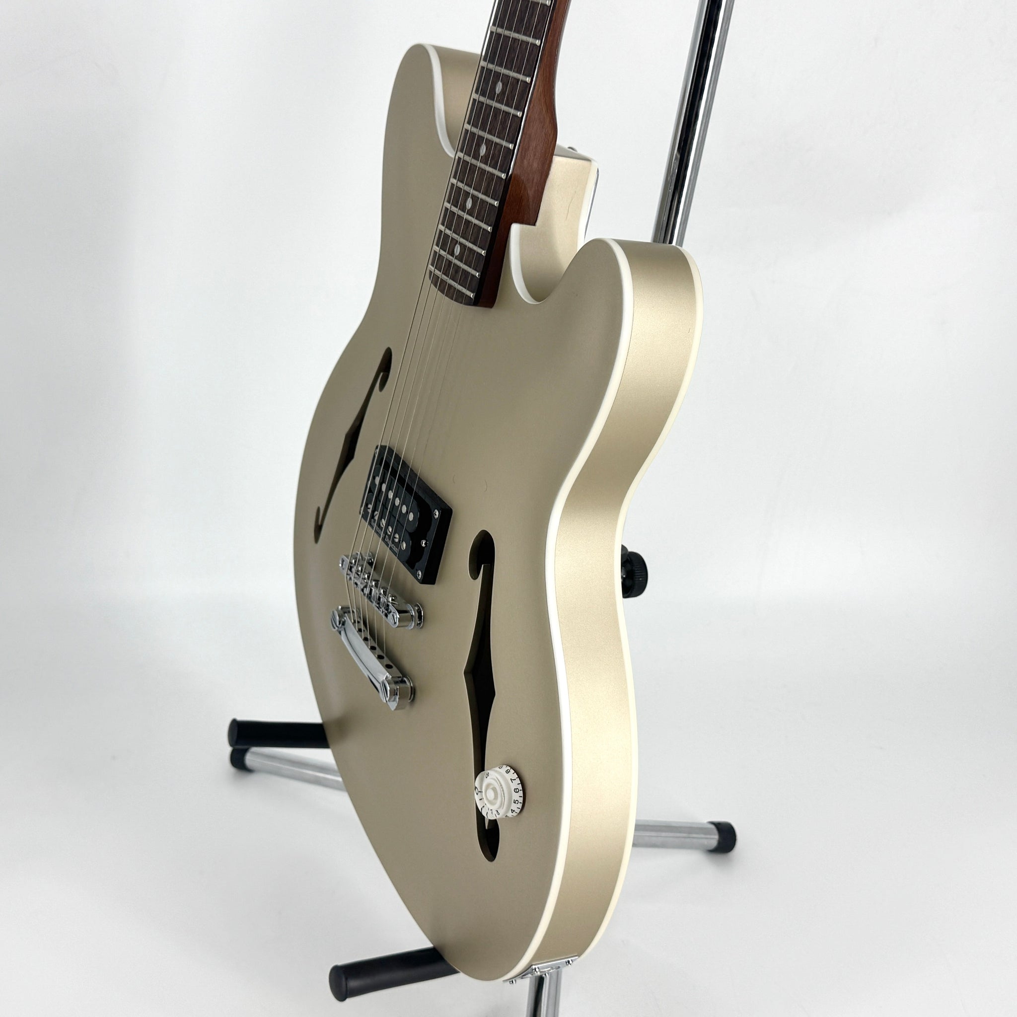 2023 Fender Tom Delonge Starcaster - Shoreline Gold | Tonebay