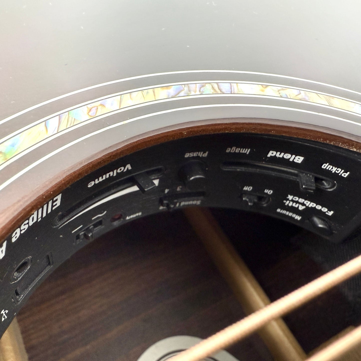 2012 Gibson Custom Shop SJ-200 Limited Edition - Sunburst | Tonebay