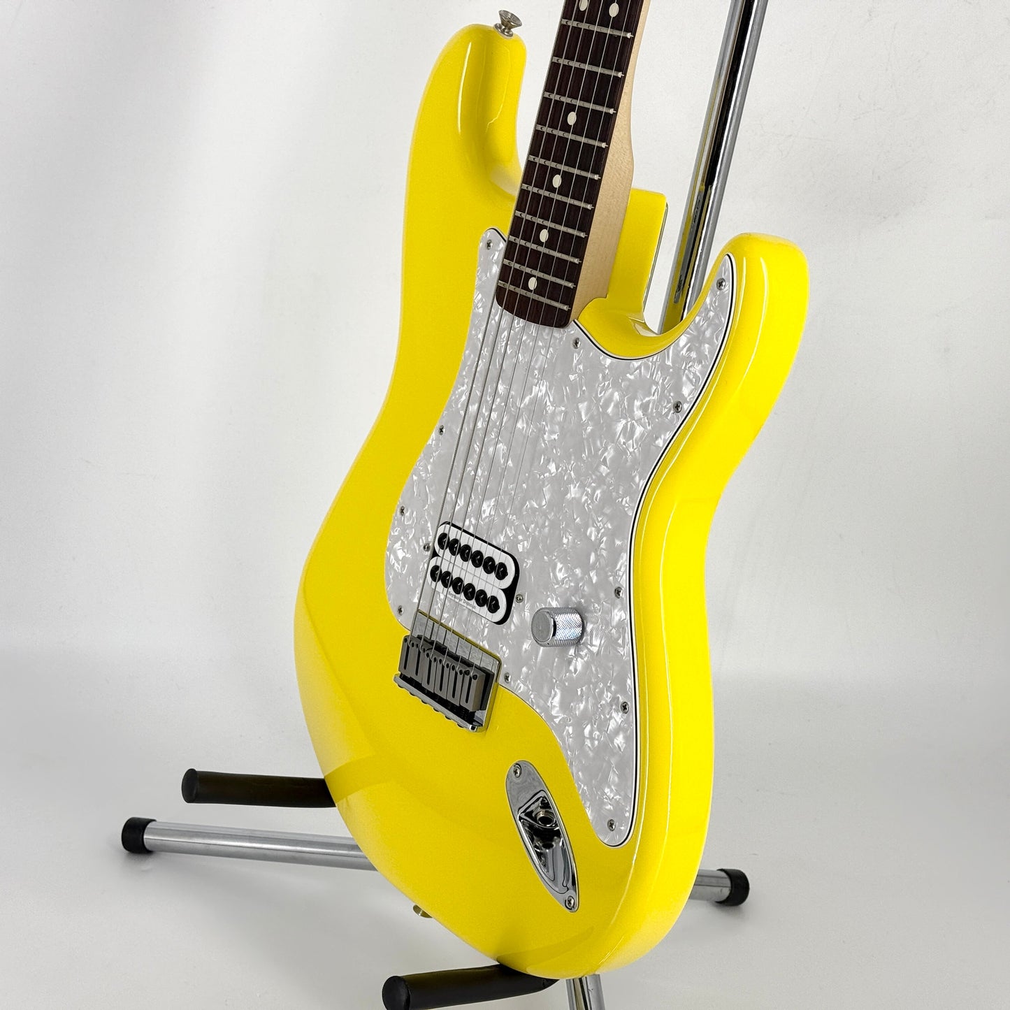 2023 Fender Tom Delonge Limited Edition Stratocaster – Graffiti Yellow | Tonebay