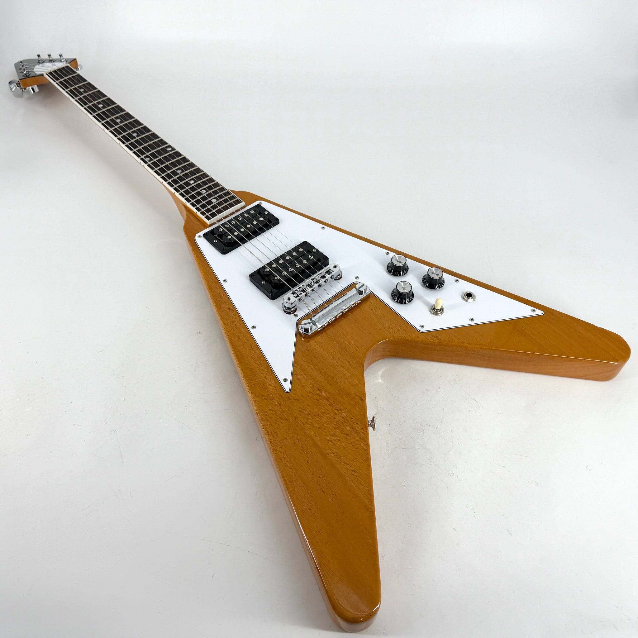 2024 Gibson 70s Flying V - Antique Natural Default Title | Tonebay