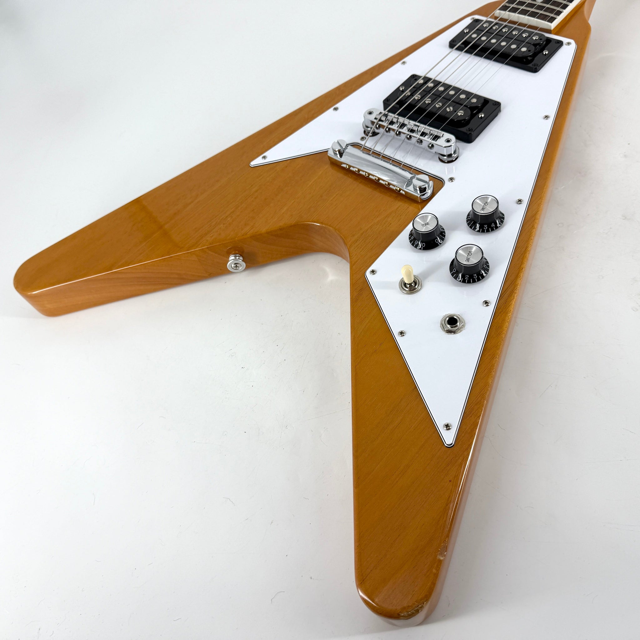 2024 Gibson 70s Flying V - Antique Natural | Tonebay