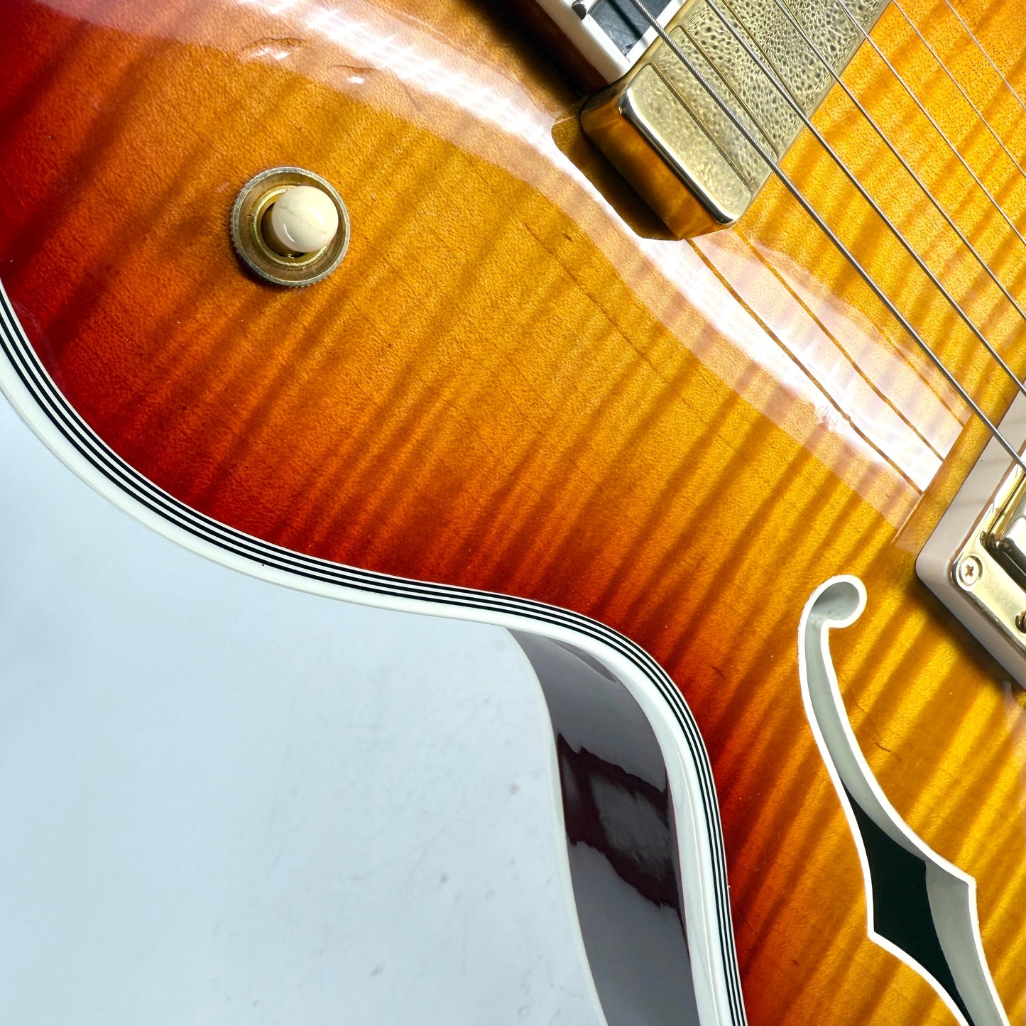 2015 Gibson Les Paul Supreme - Heritage Cherry Sunburst Perimeter | Tonebay