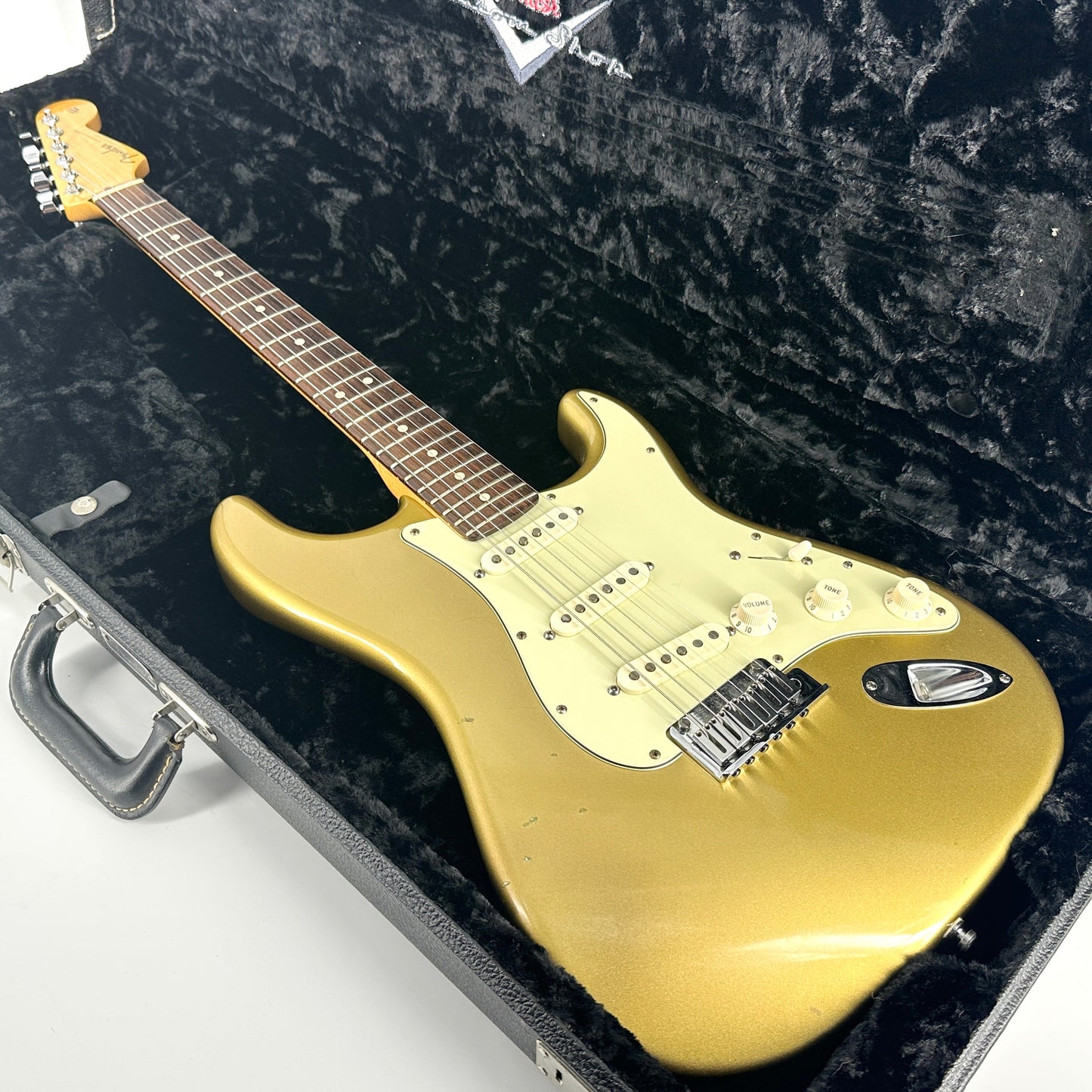 2009 Fender Custom Shop Custom Deluxe Stratocaster - HLE Gold | Tonebay