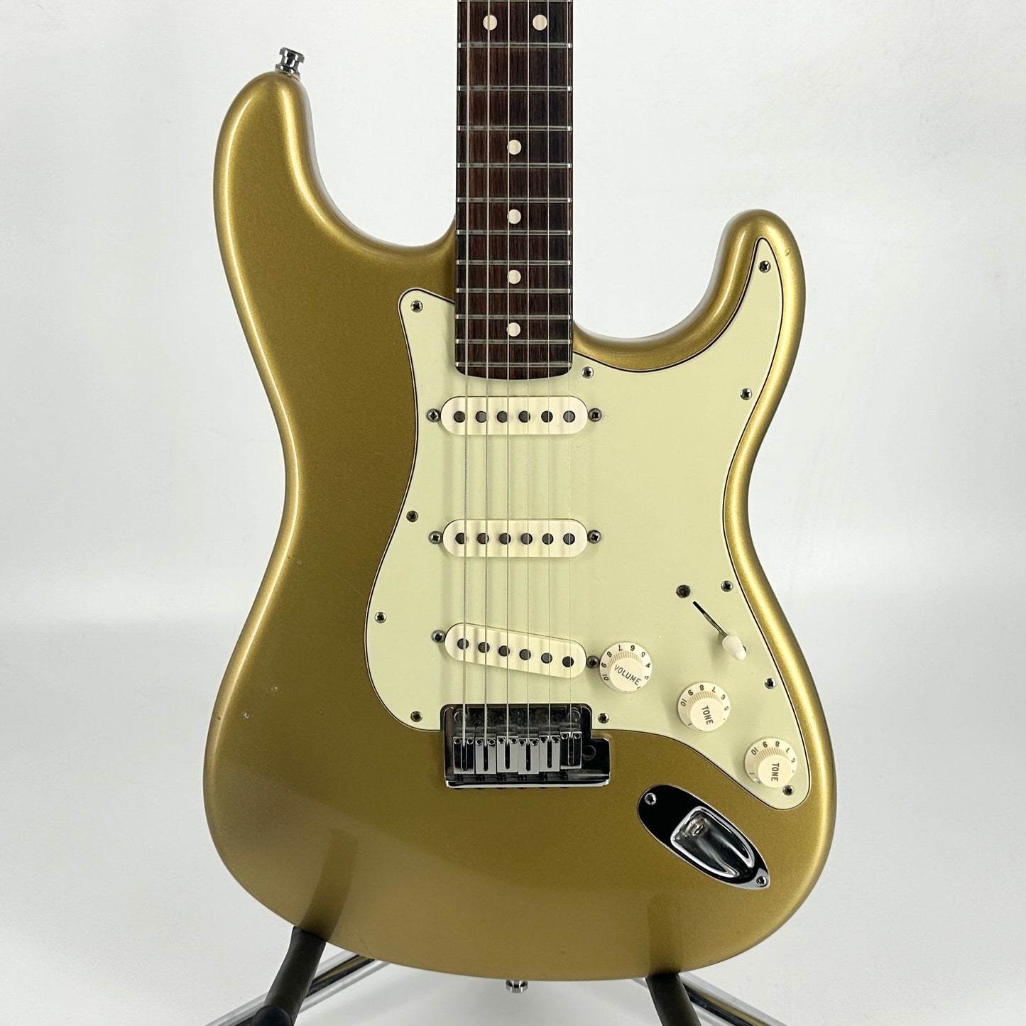 2009 Fender Custom Shop Custom Deluxe Stratocaster - HLE Gold | Tonebay